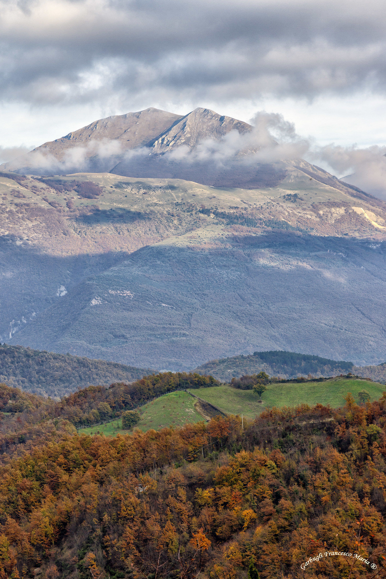 Crown of clouds on Acute