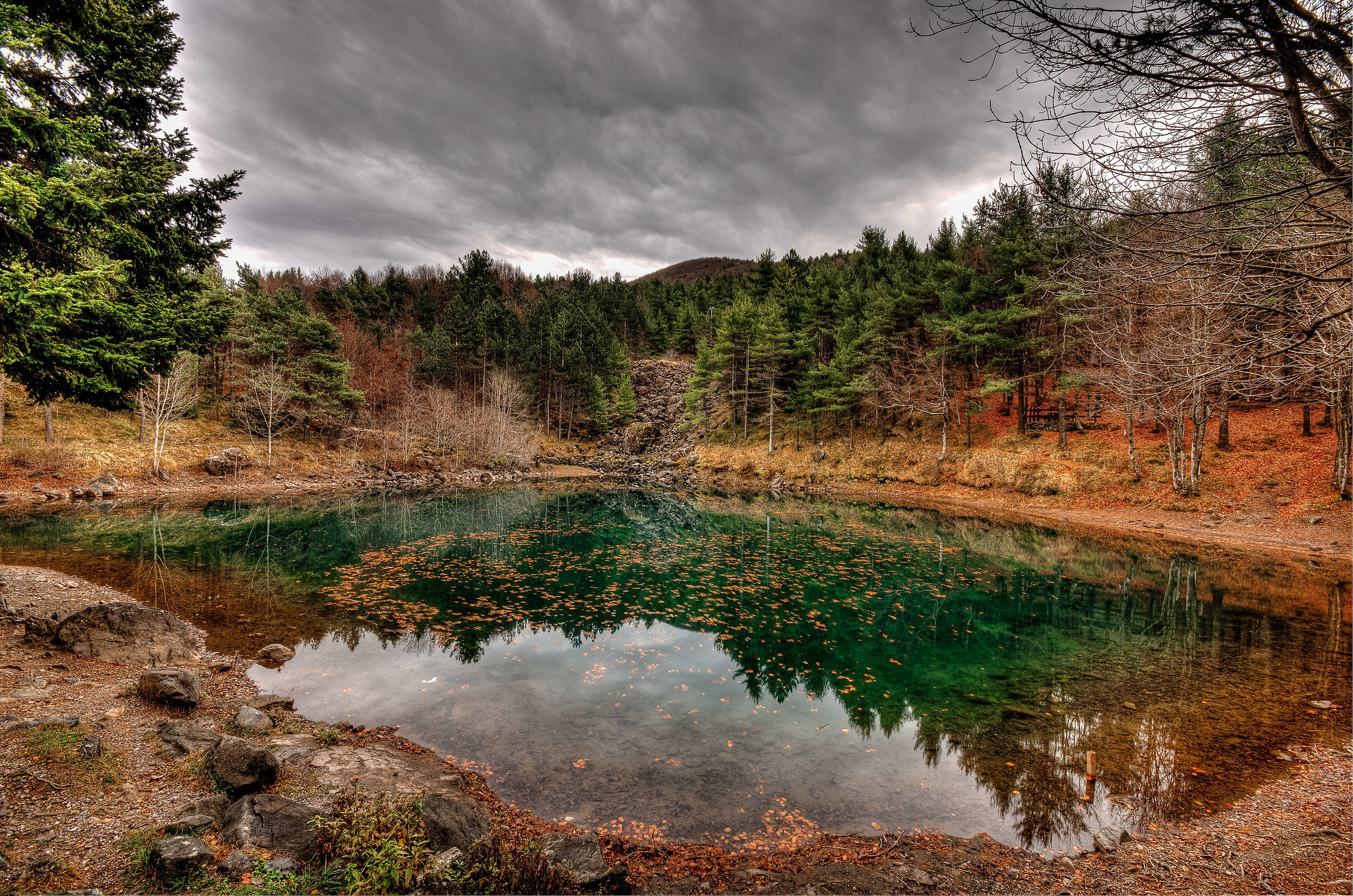 Lame Lake, Val d'Aveto (GE) ... version autumn