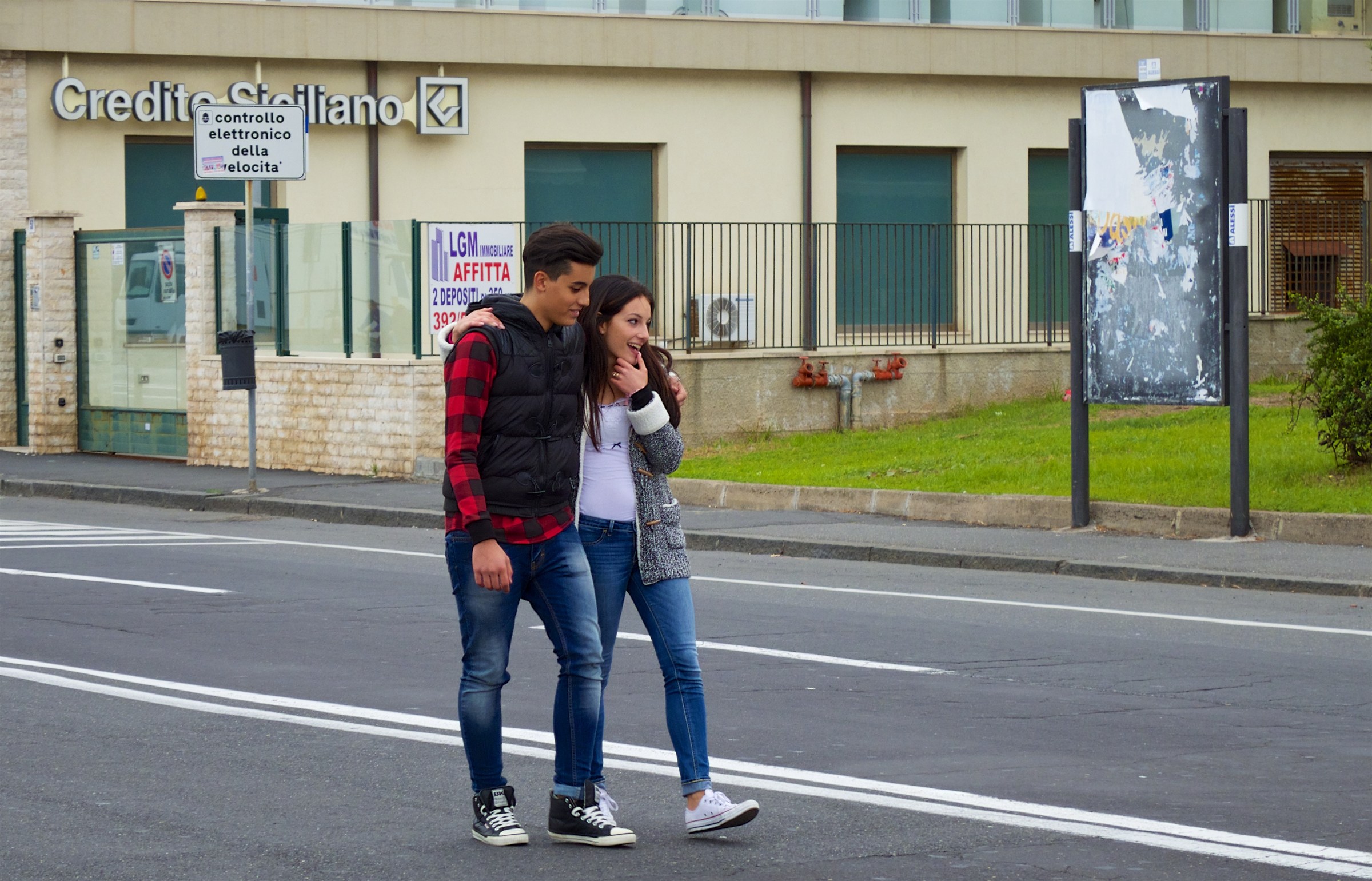 strange teens! They don't speak with whatsapp