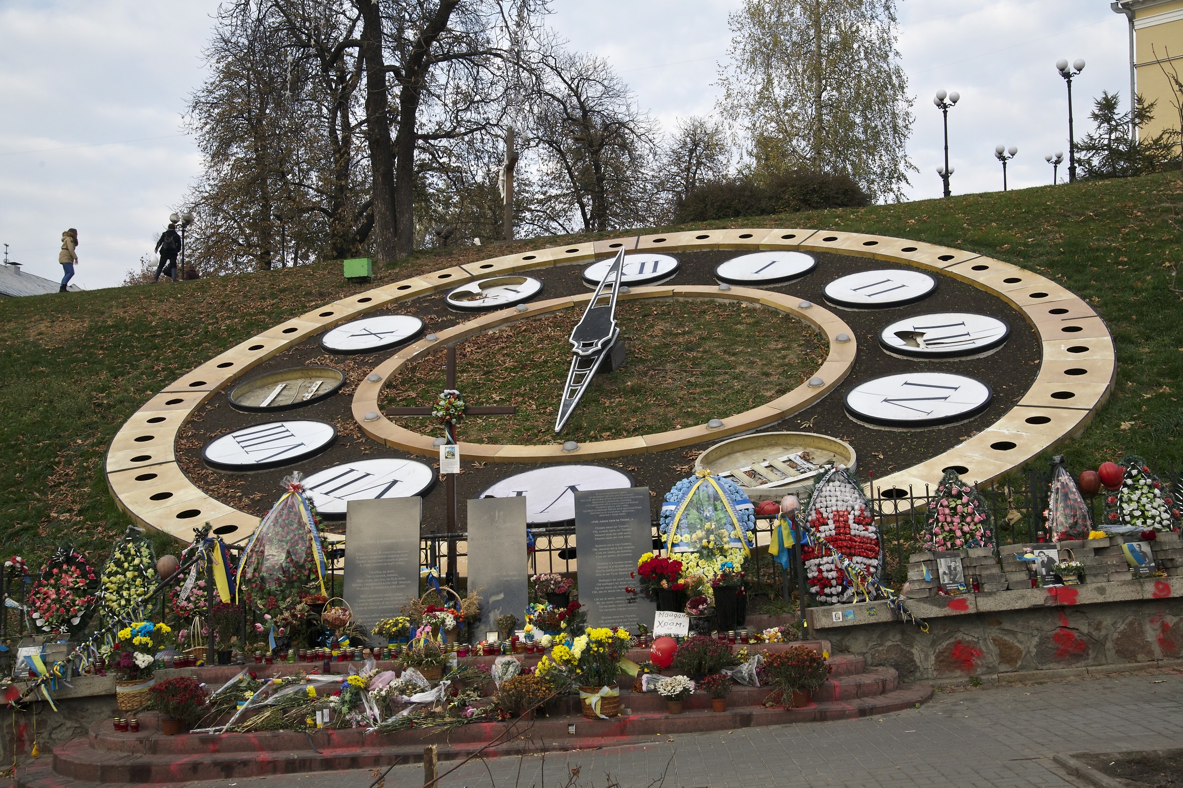 Nezalezhnotski Maidan in Kiev, clock