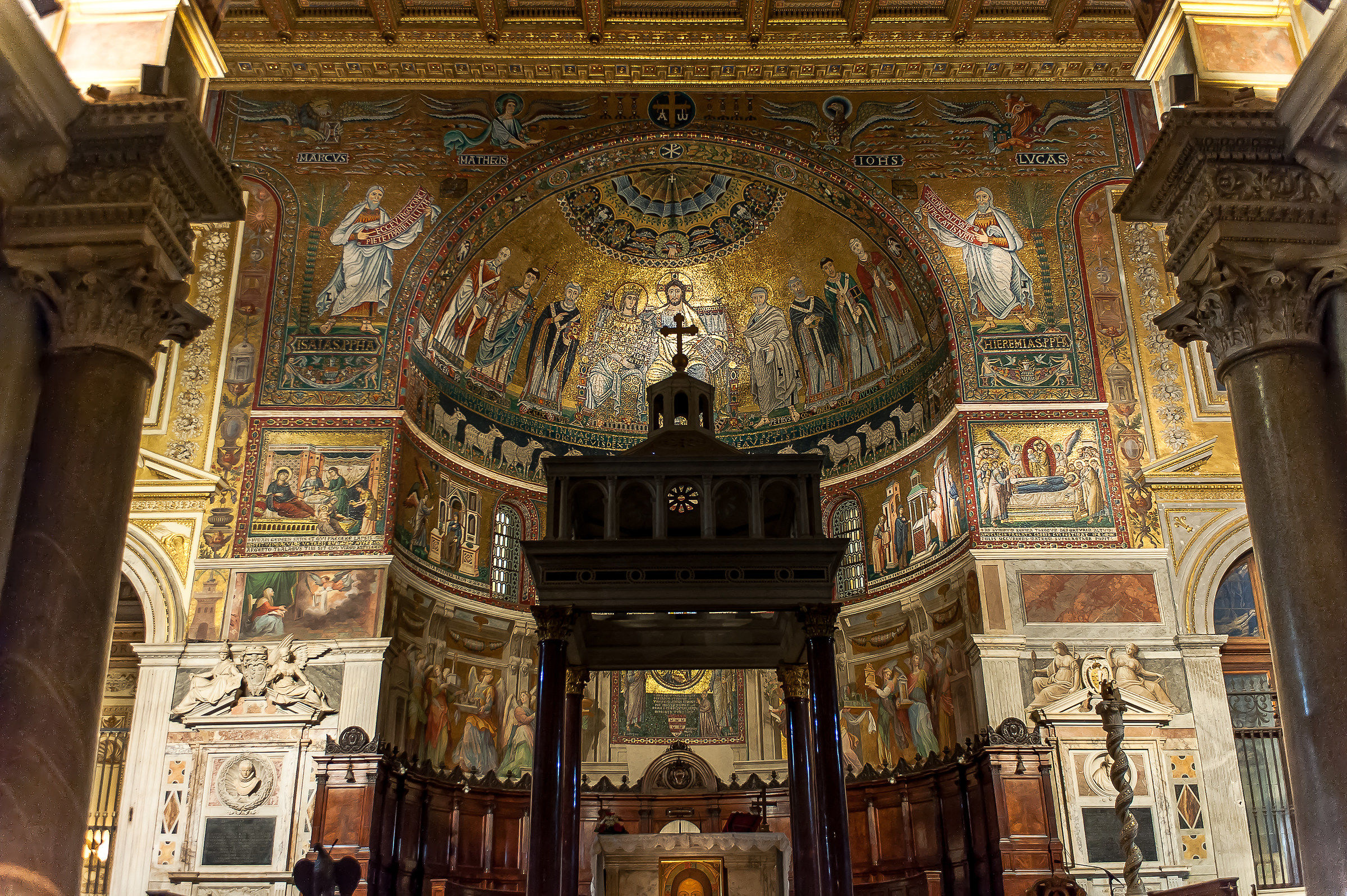 Roma-Interno S.Maria in Trastevere