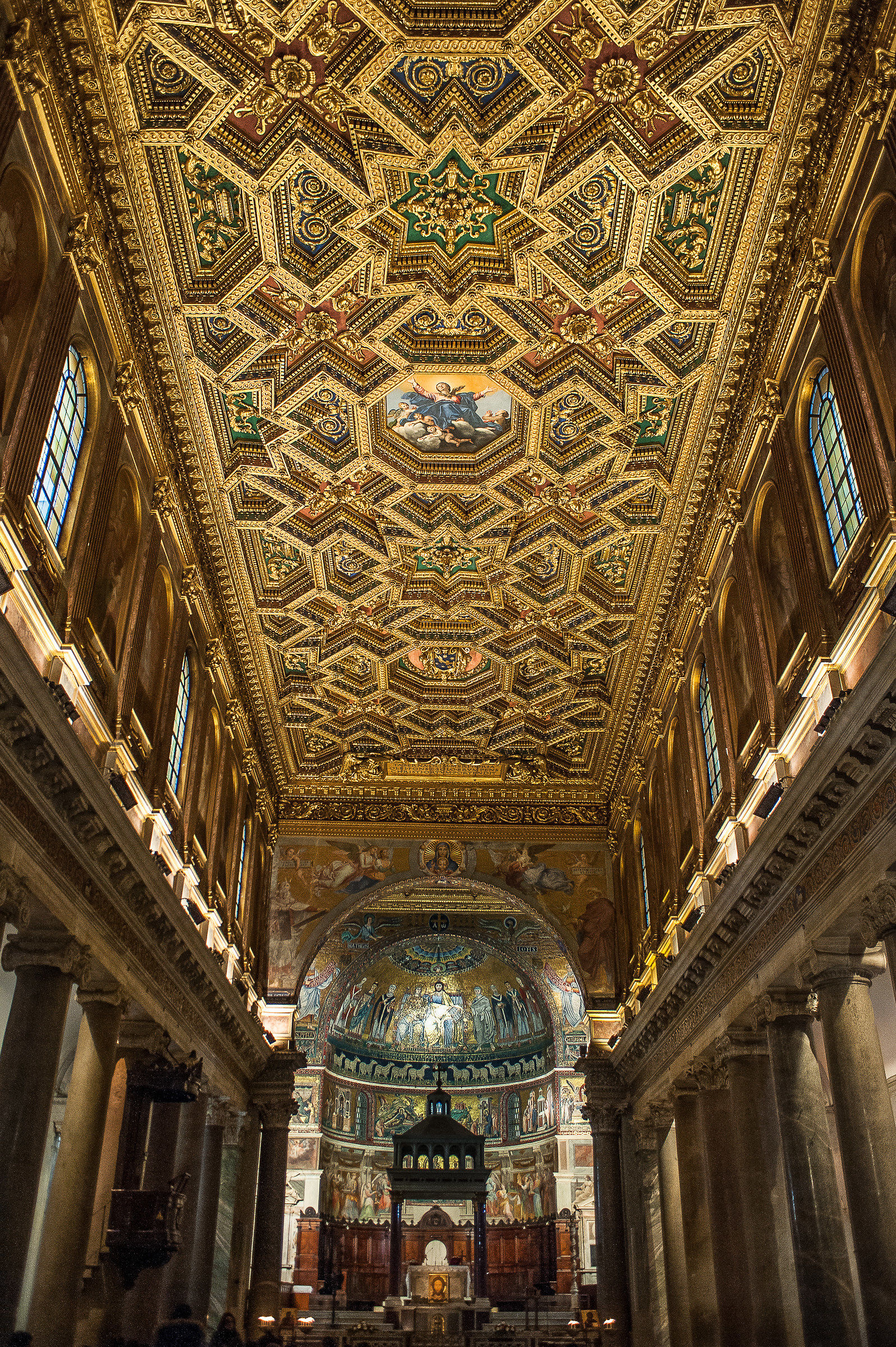 Roma-Interno S.Maria in Trastevere