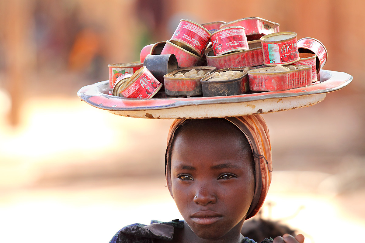 Venditrice d'arachidi...
