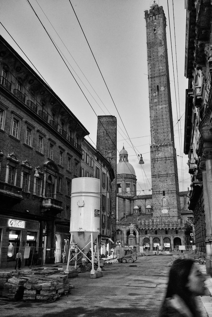 Passante su Cantiere di Via Rizzoli