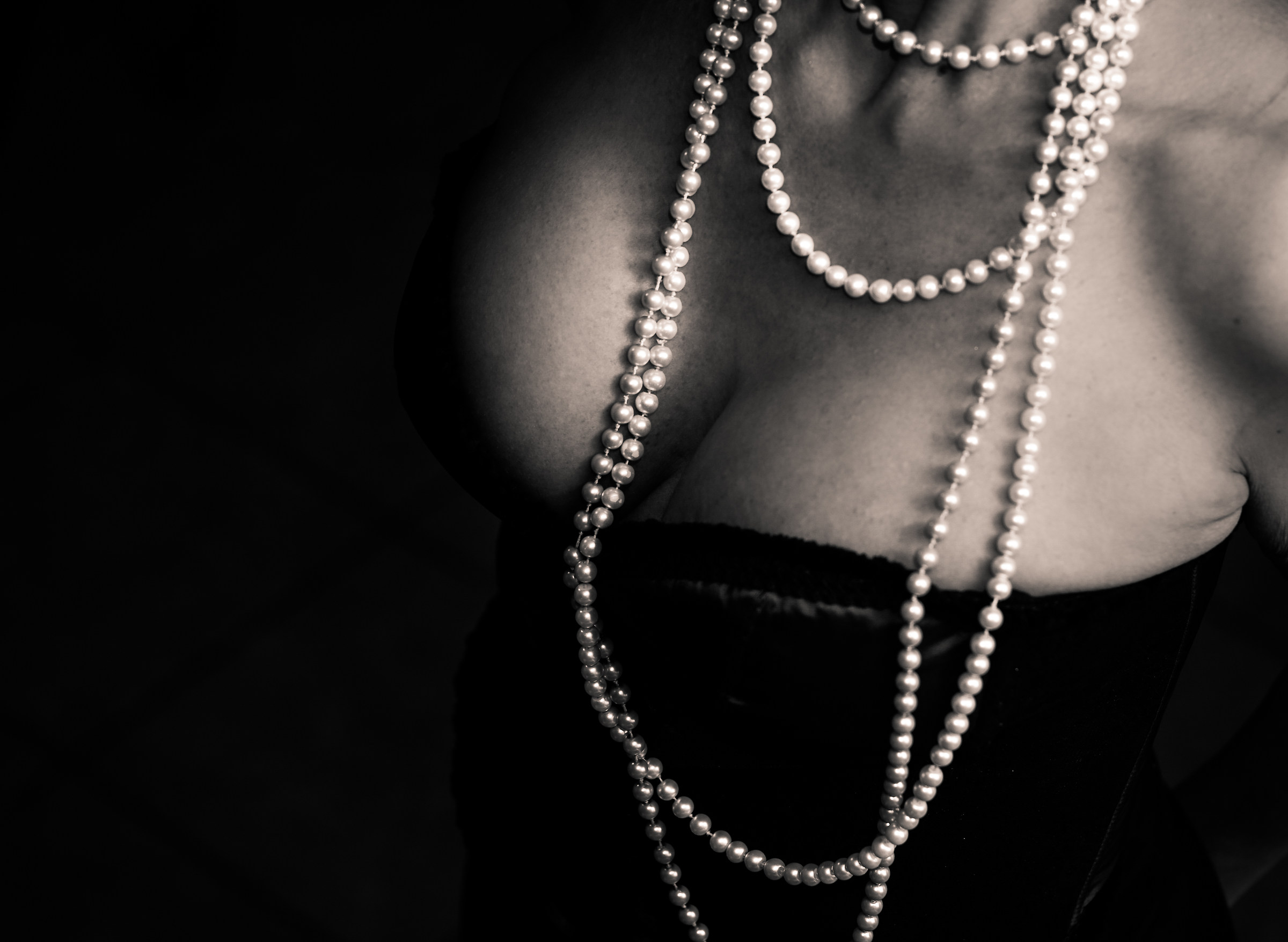 Sugar pearls and flights of kite