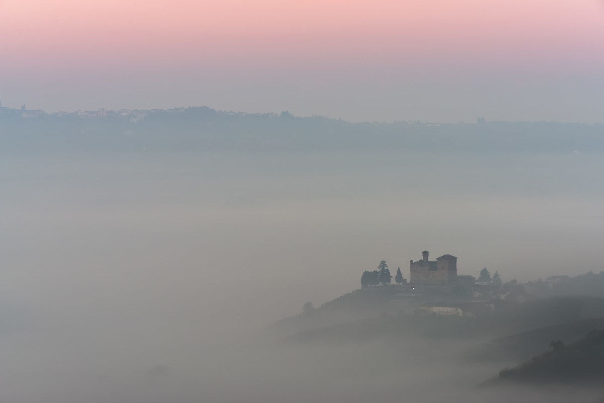 Grinzane Cavour, mist and dawn