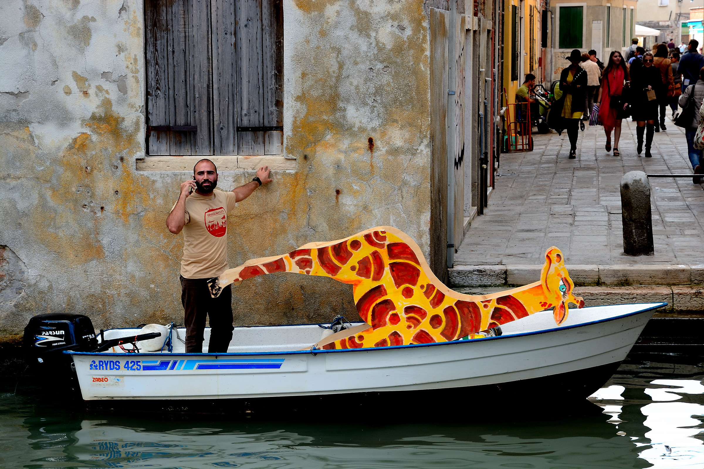 giraffa a spasso per venezia