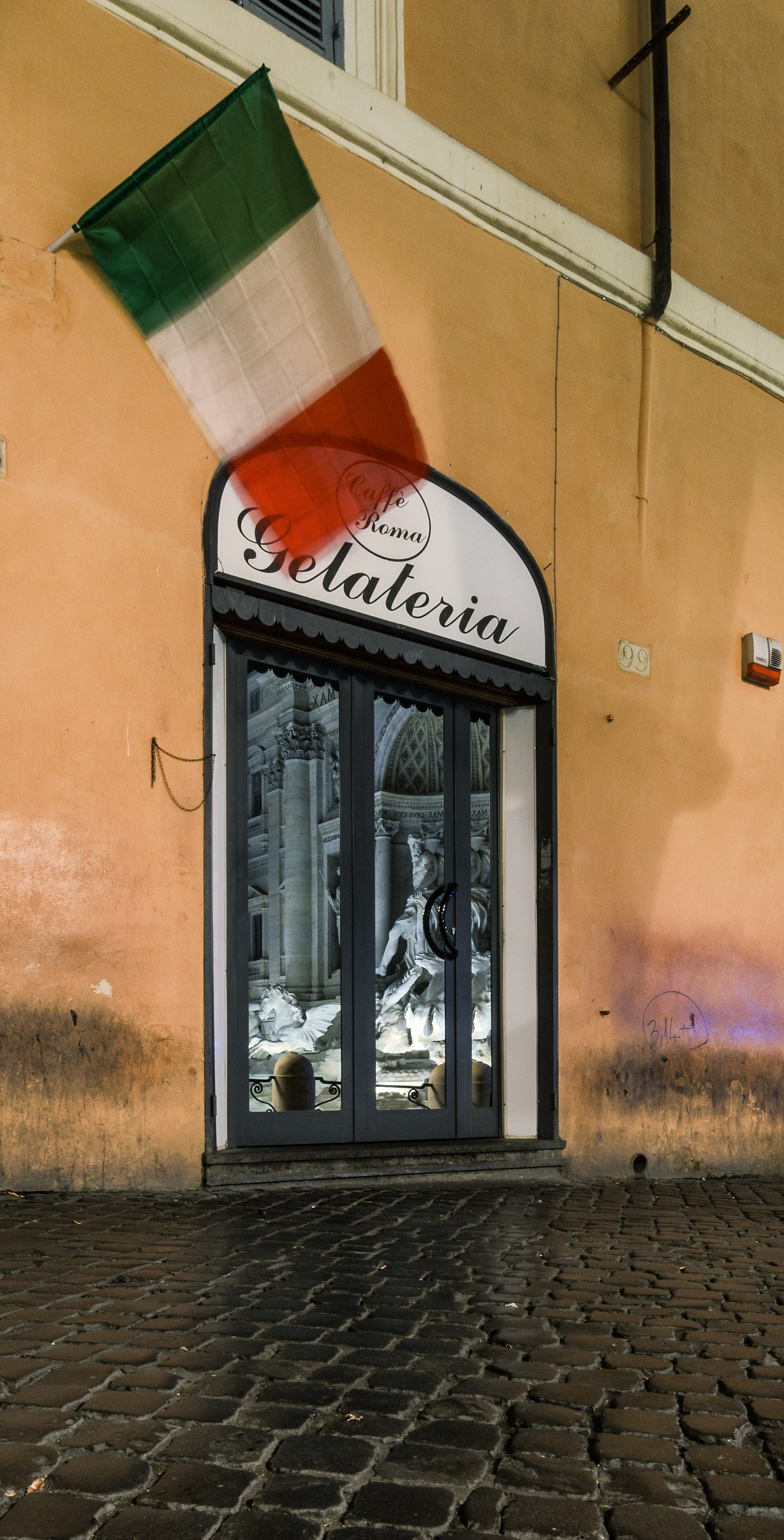 Notturno gelato alla Trevi