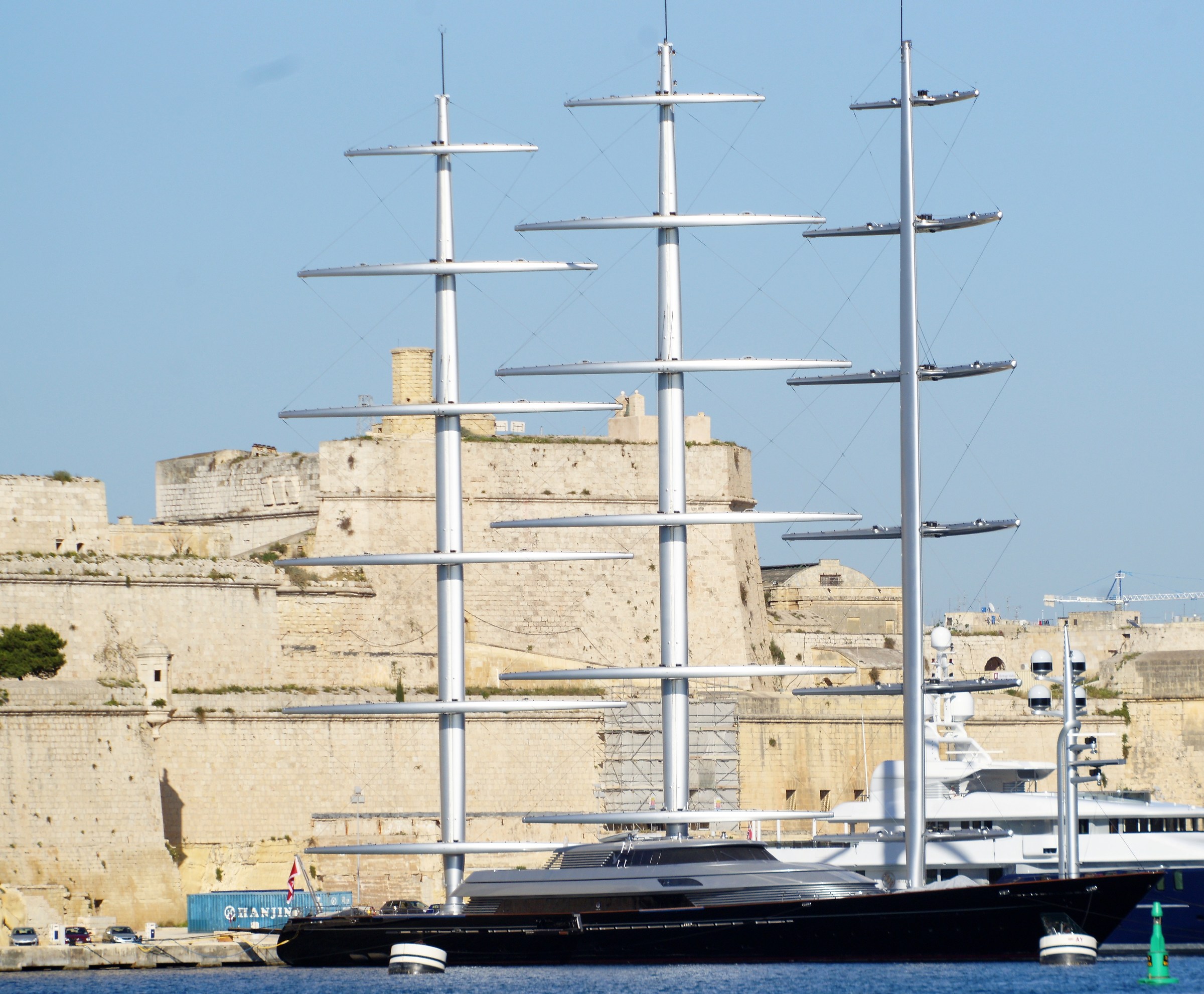trialbero in the port of Malta