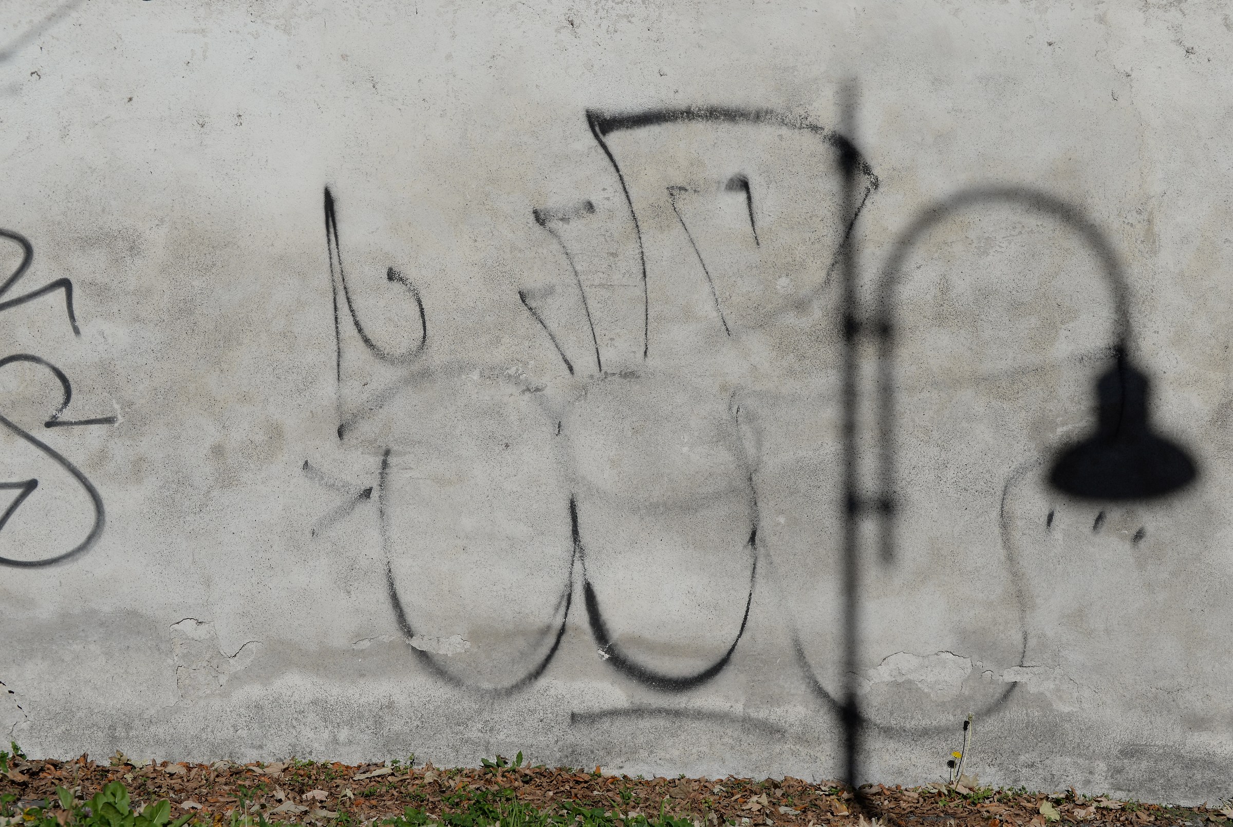 Park Dalla Chiesa - Shadow of lamppost two hours later