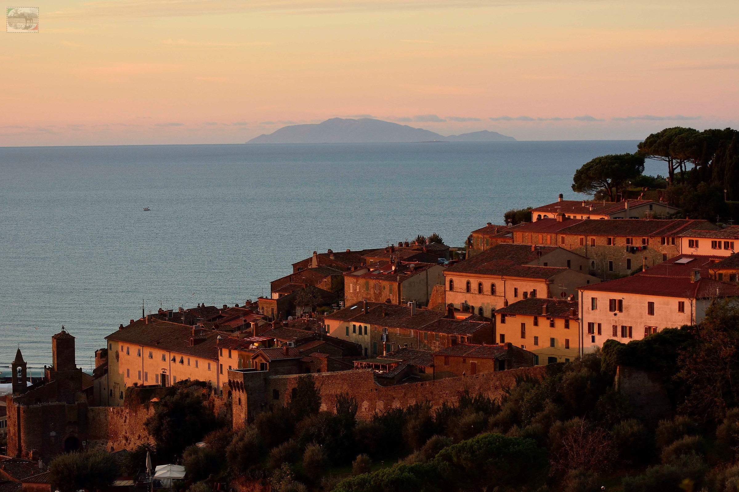 Castiglione della Pescaia (sfonfo the lily)