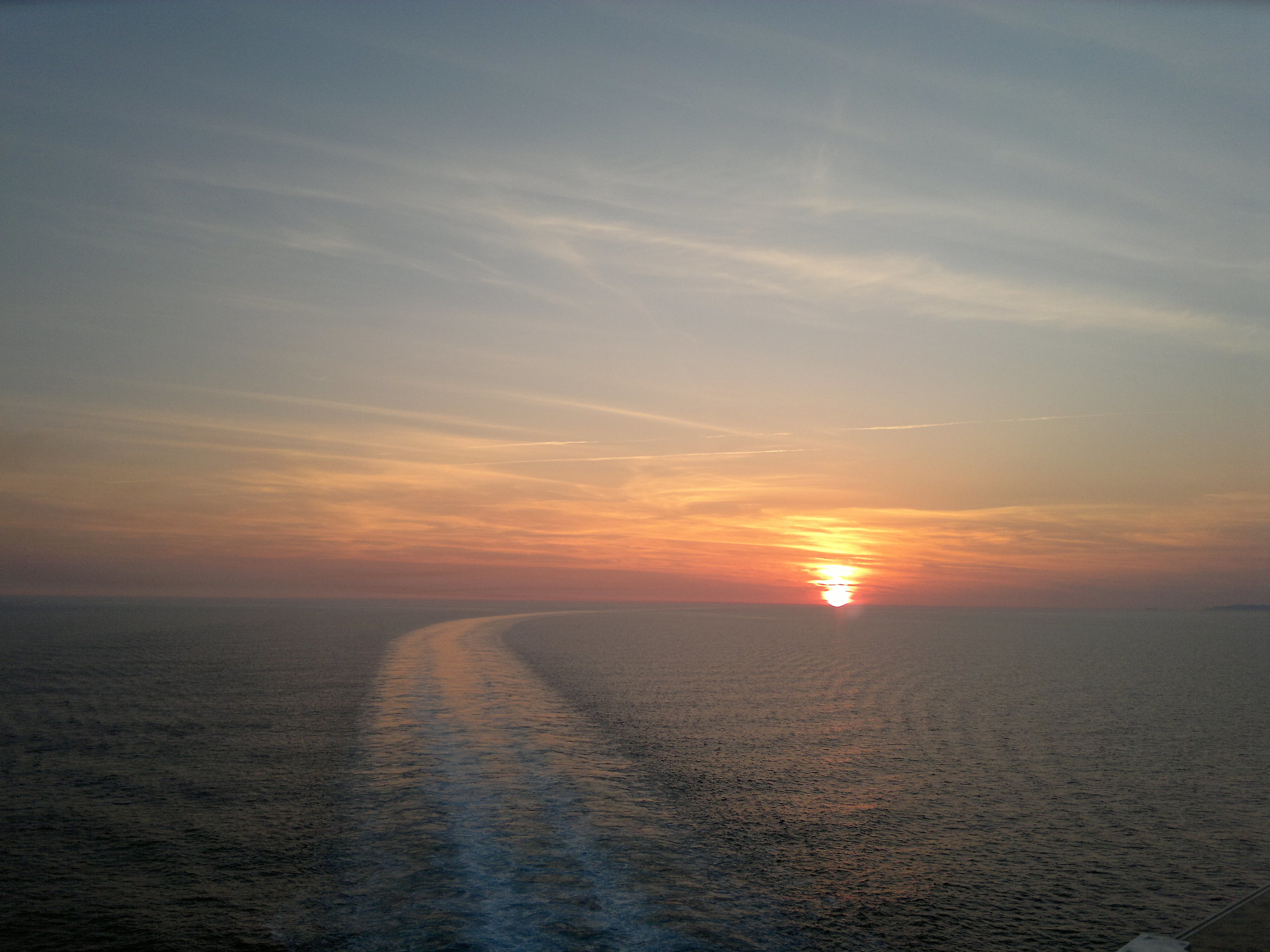 Tramonto dalla nave da crociera