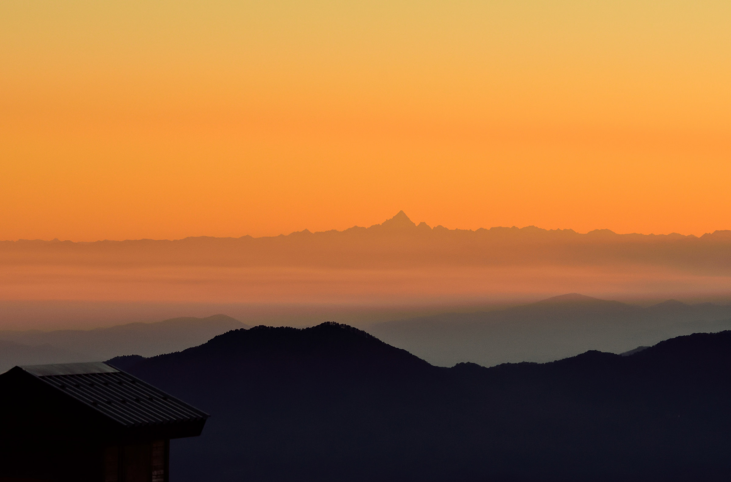 From the top of the Mottarone - the latest grazing lights