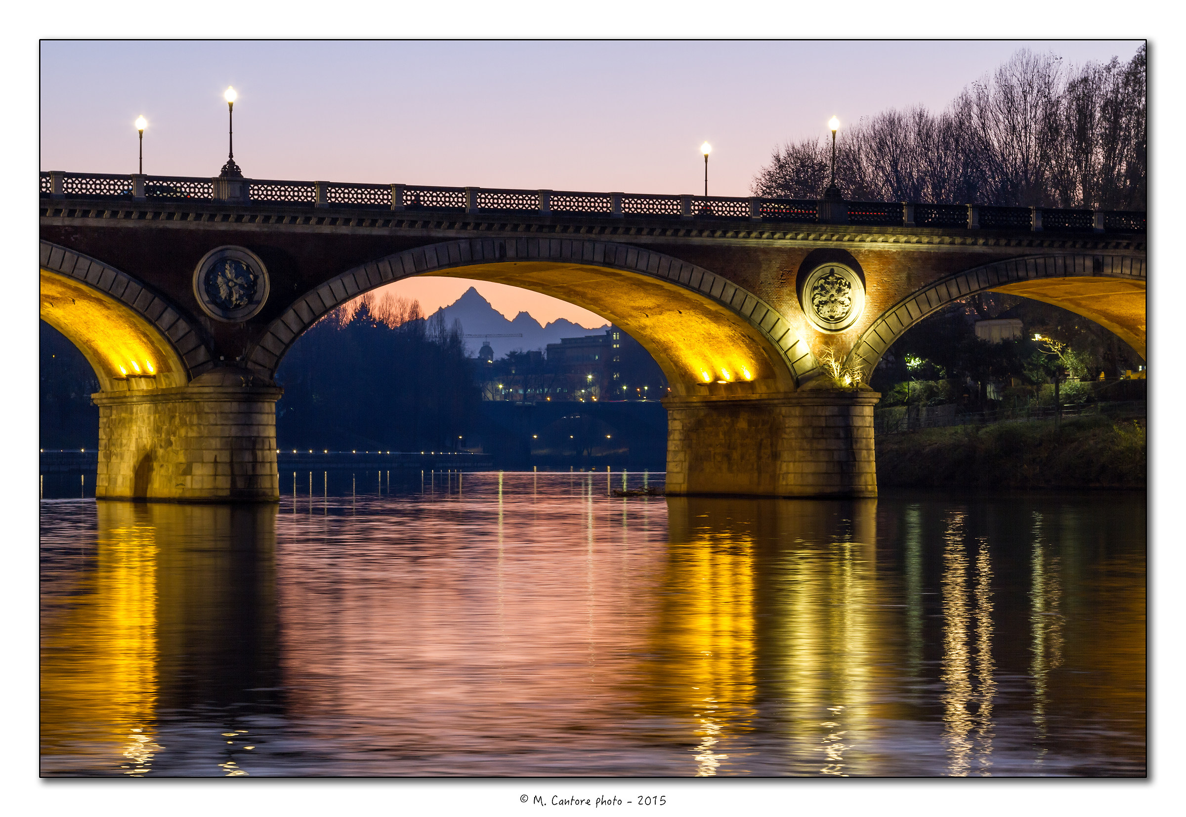 Tramonto al Ponte Isabella con il Monviso sullo sfondo