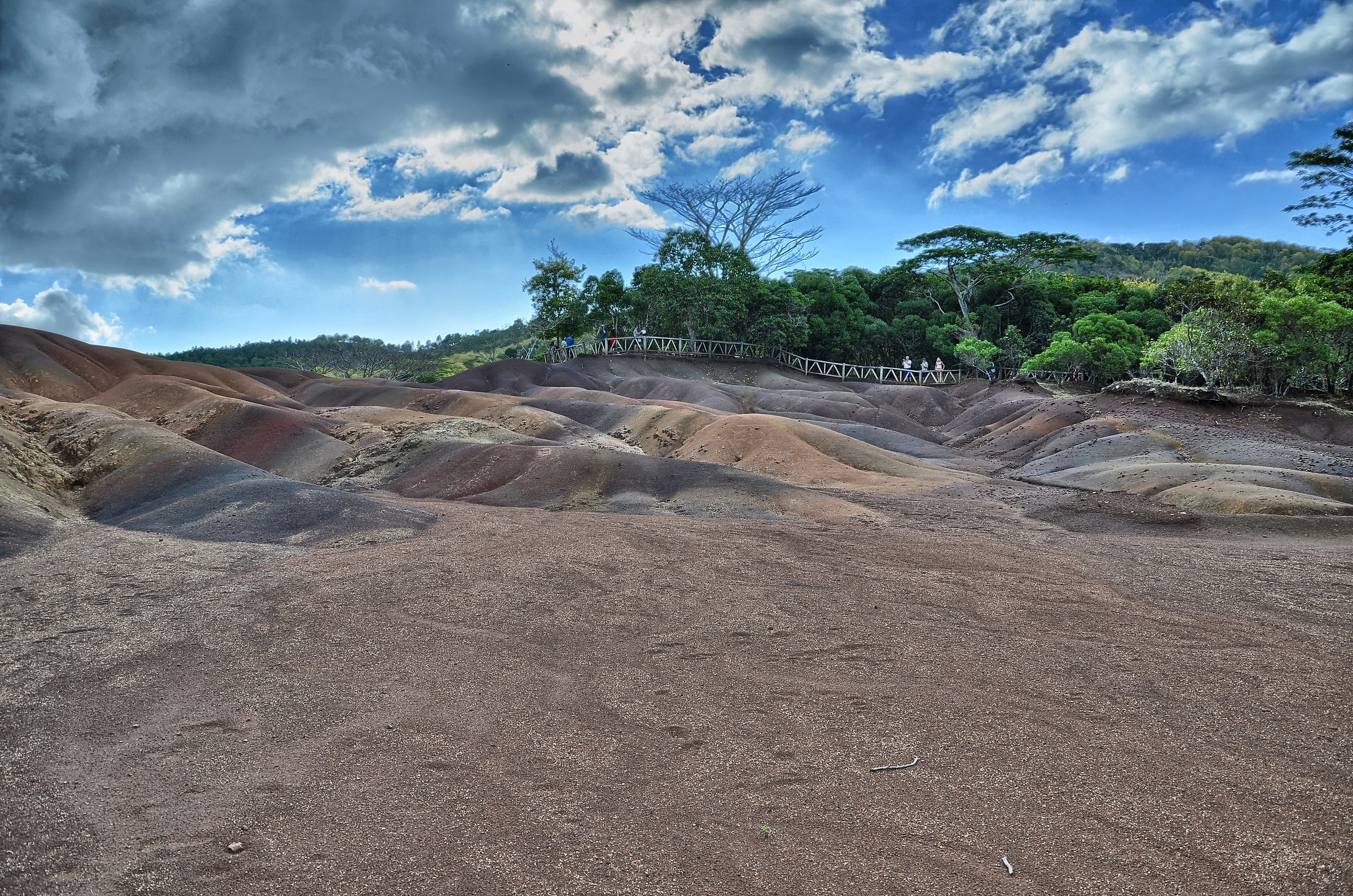 7 Coloured Earths Mauritius ---