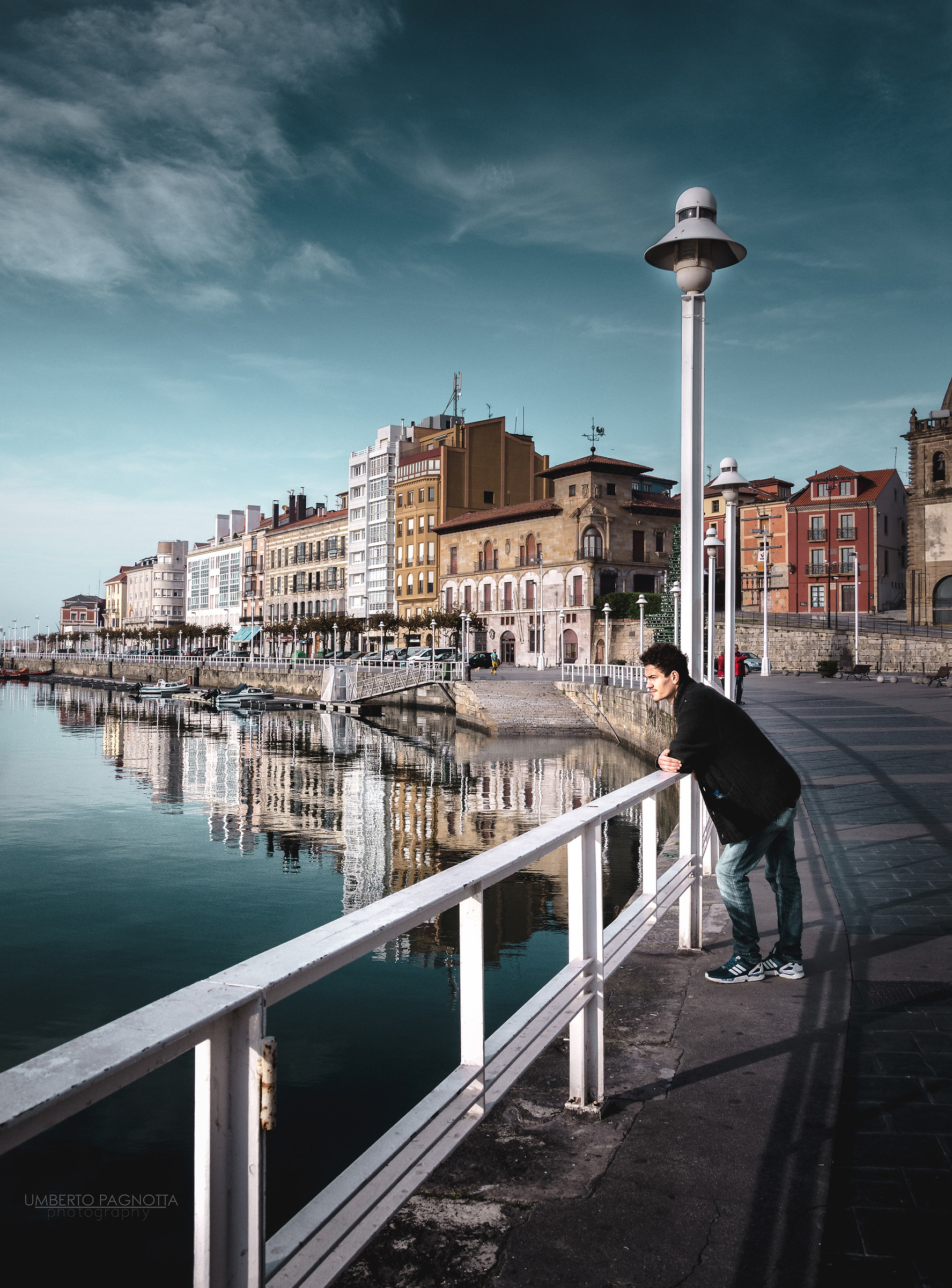 El puerto de Gijon Colori