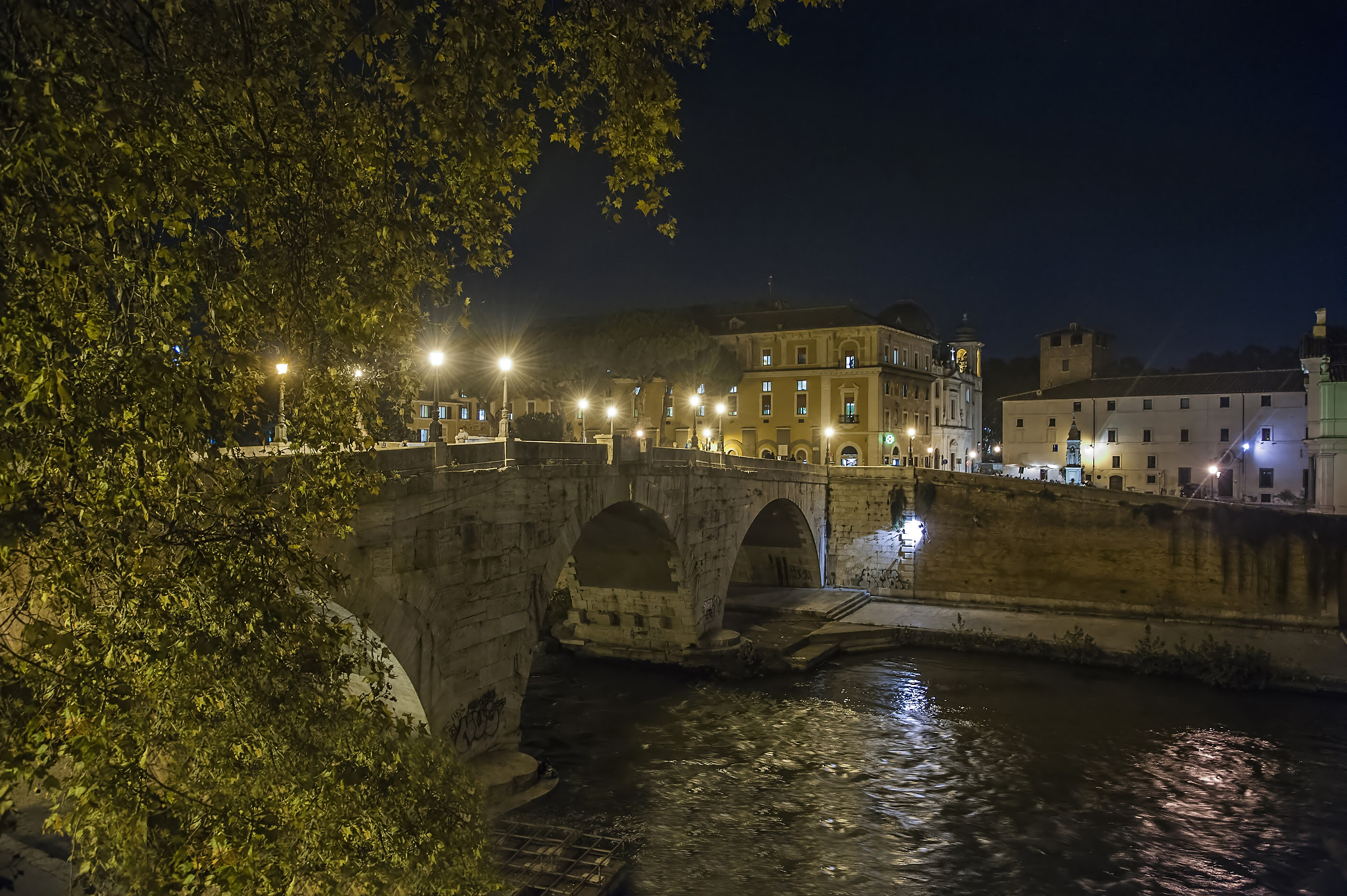 roma by night isola tiberina