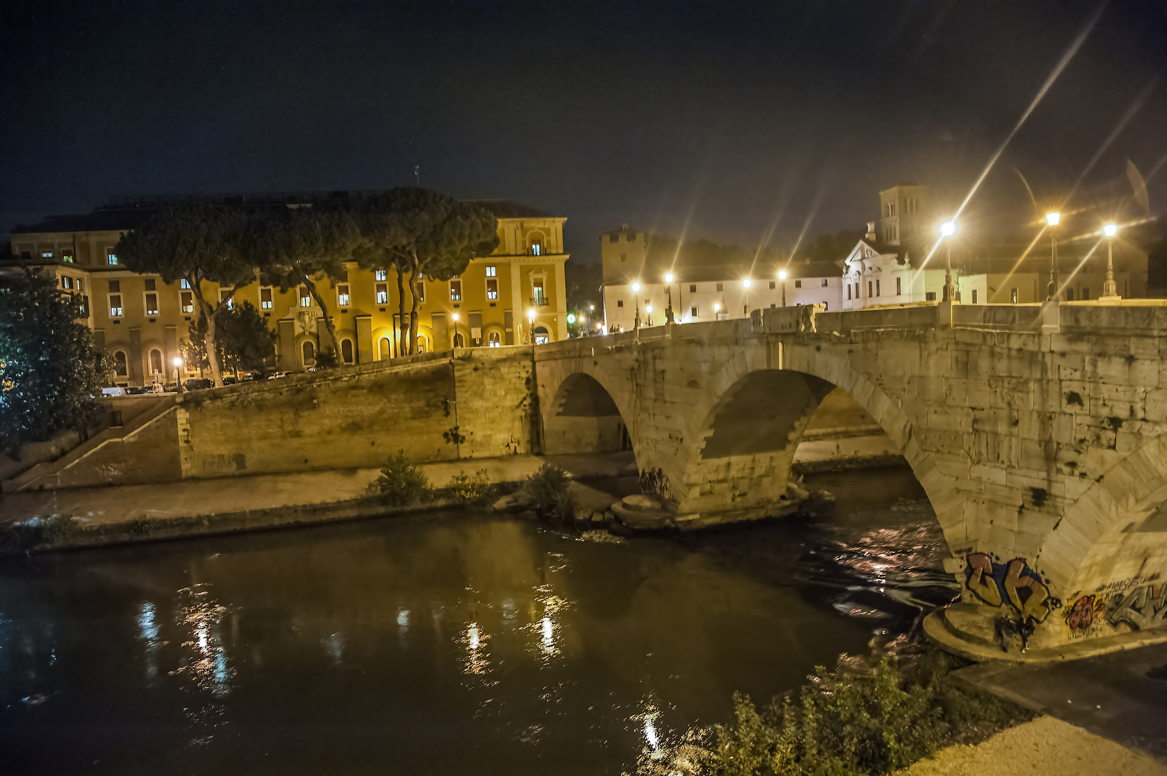 roma by night isola tiberina