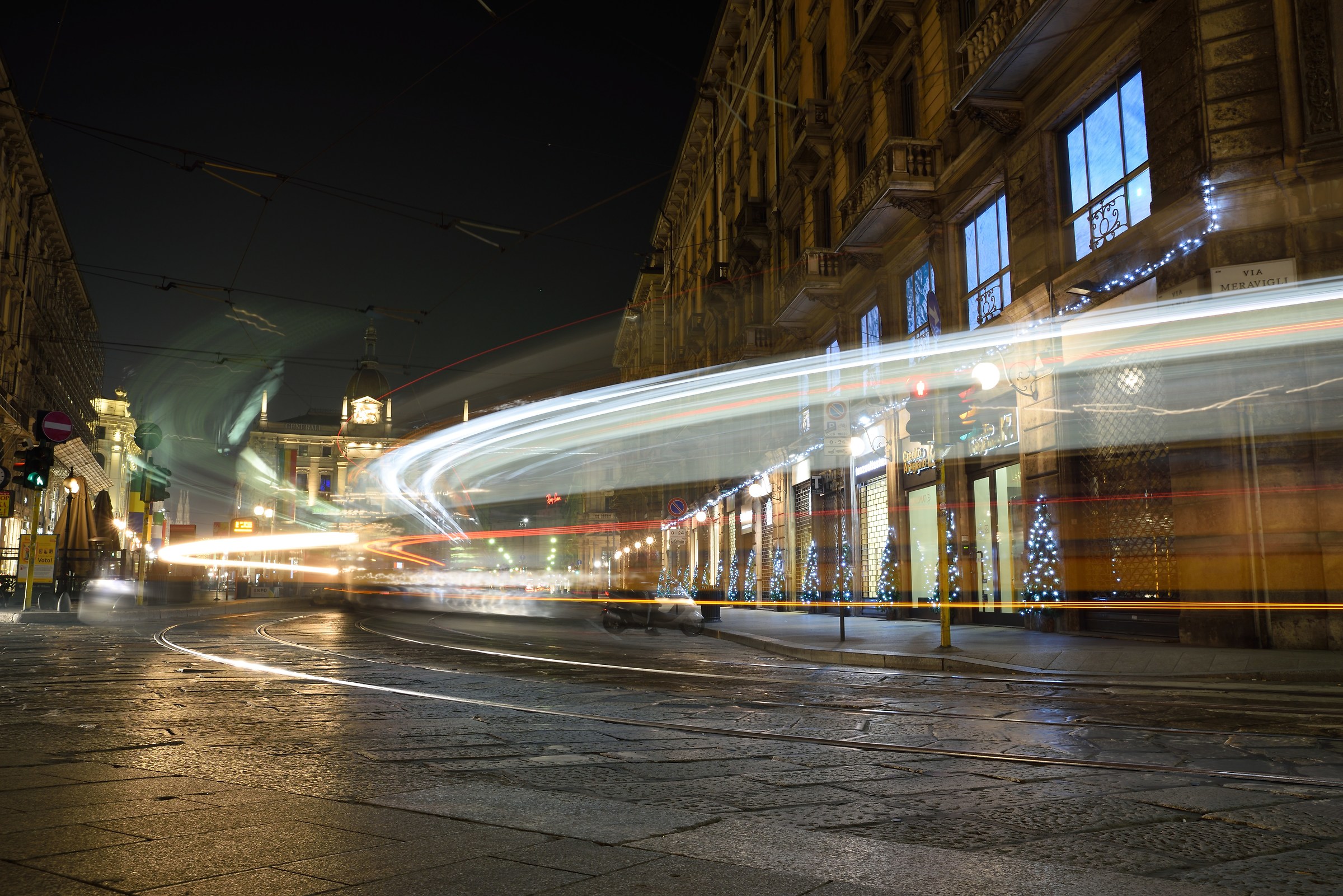 I tram di notte a Milano vanno veloce....