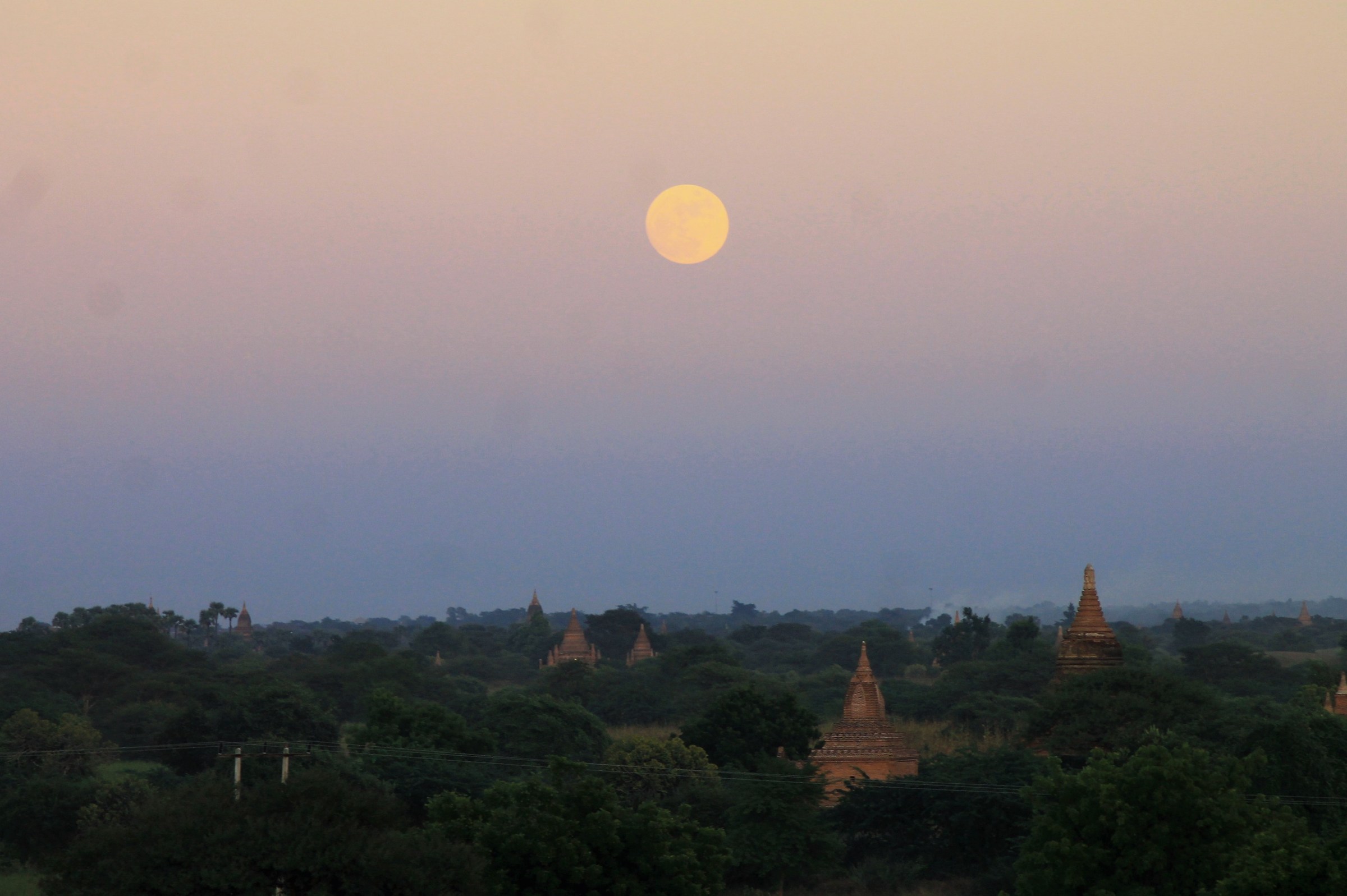 Luna Piena sui templi