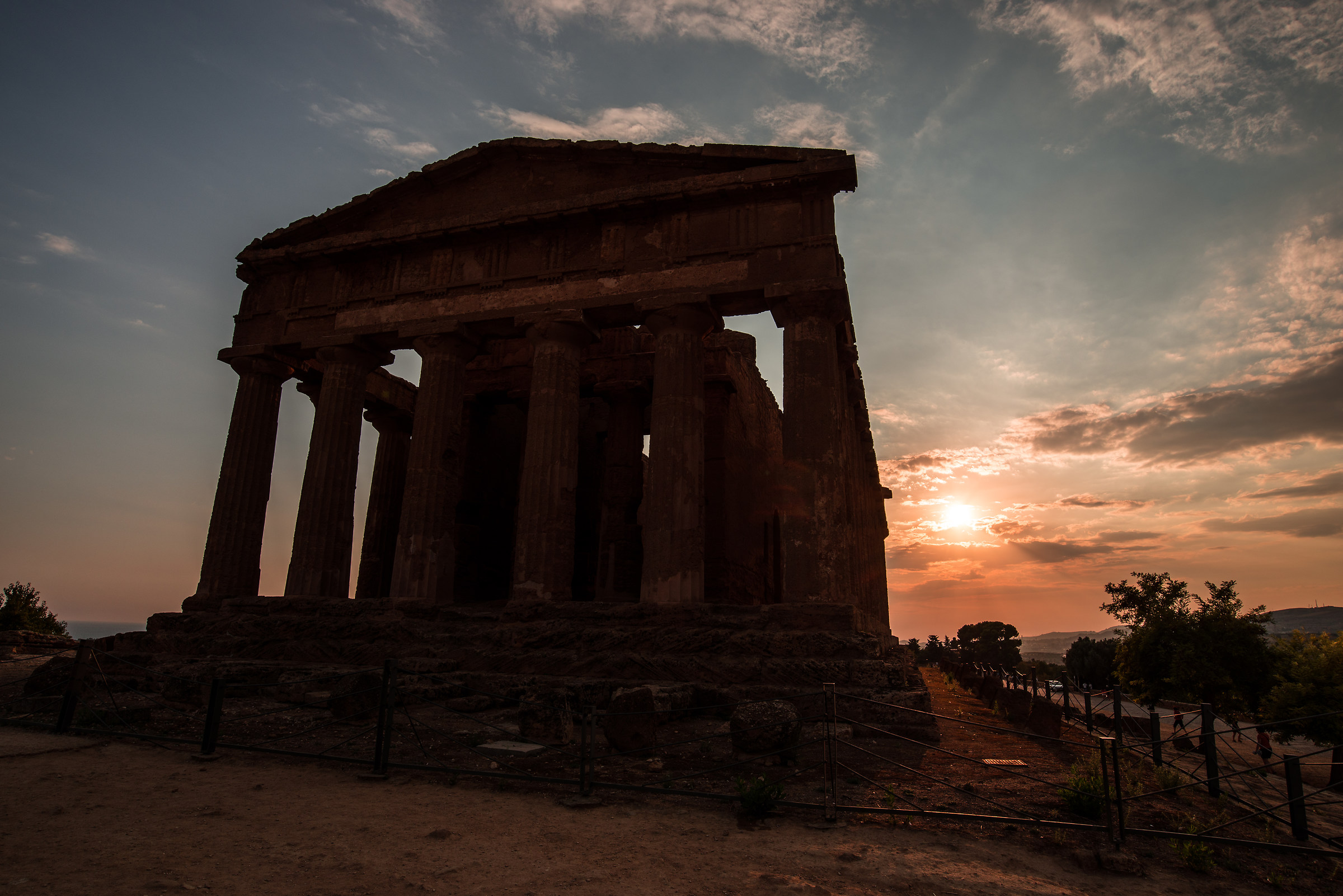 Agrigento, Valle dei Templi al tramonto
