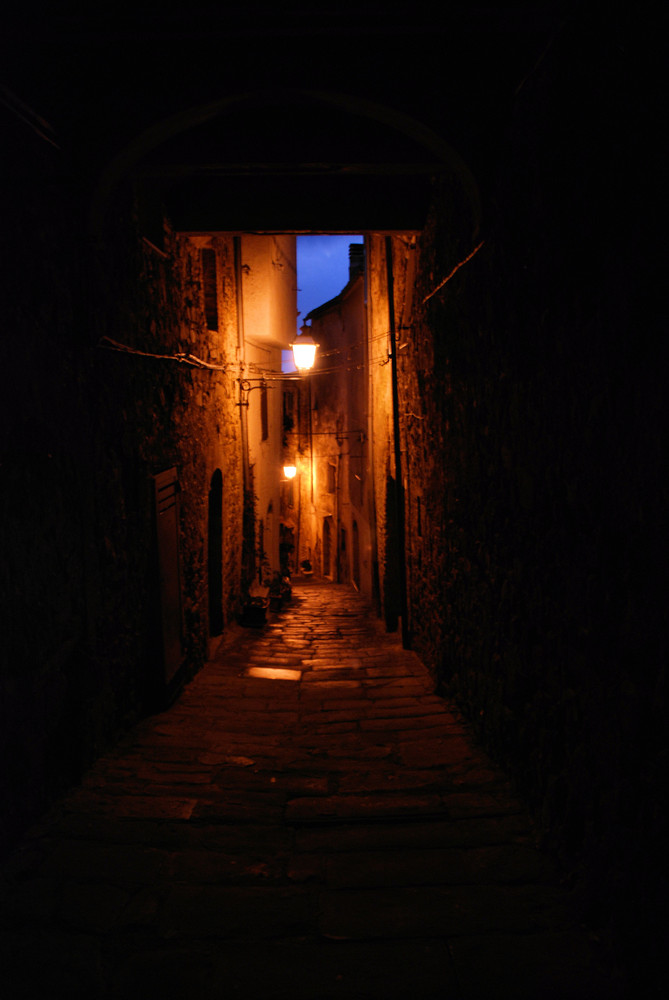 Alley Night