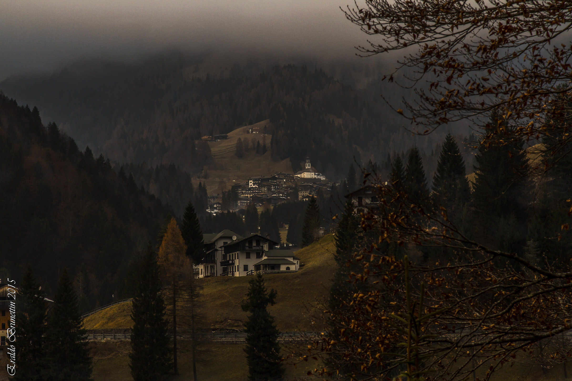 Scende la sera sulla valle e su Sauris (ud)