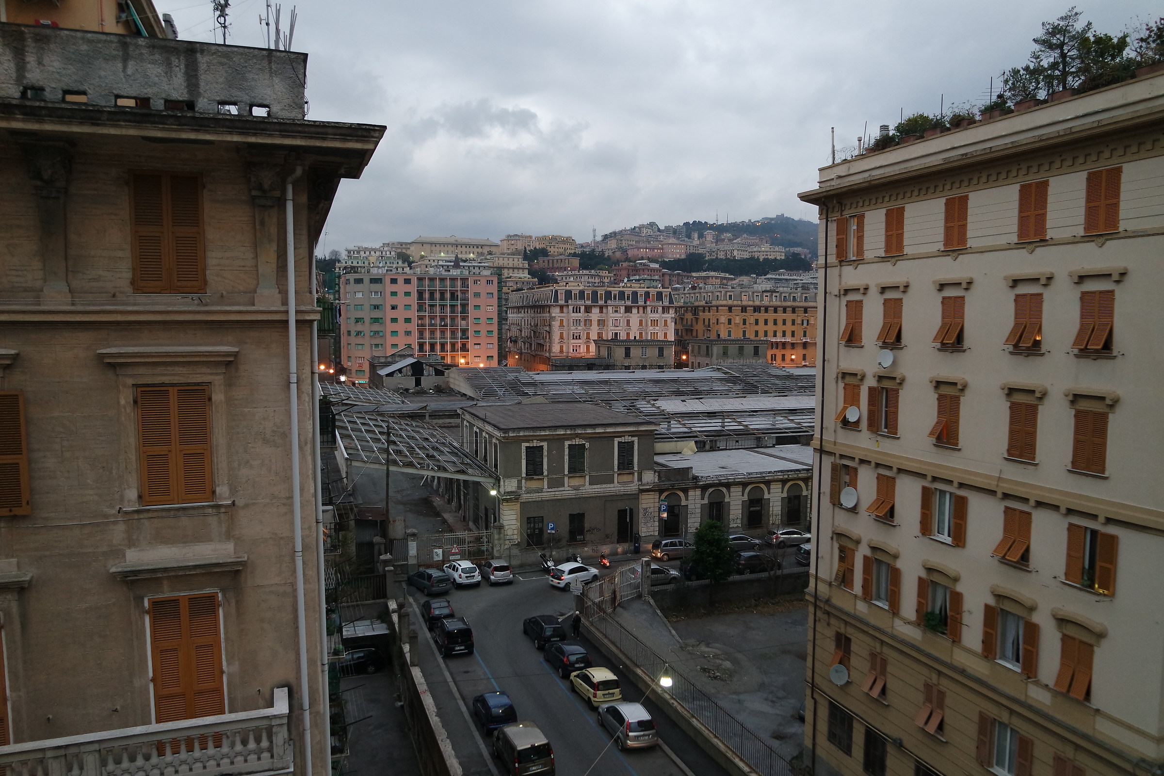 nx3300 - 16mm - ISO 800 - f / 3.5 - 1.30 (auto)