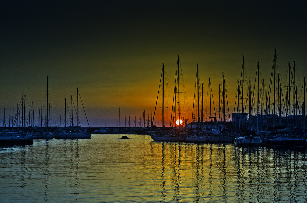 Alba al porto di Palermo
