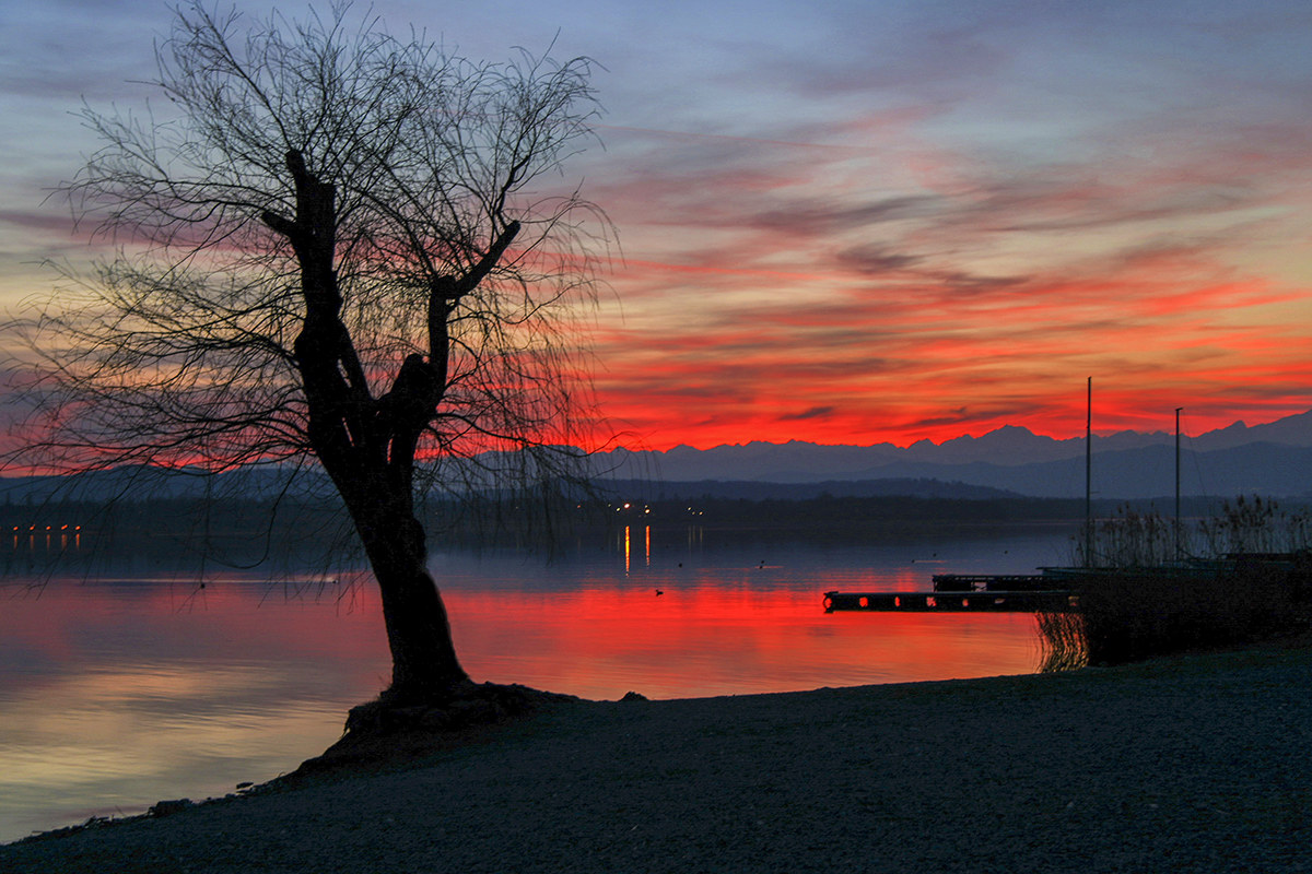 Tramonto sul lago di Varese