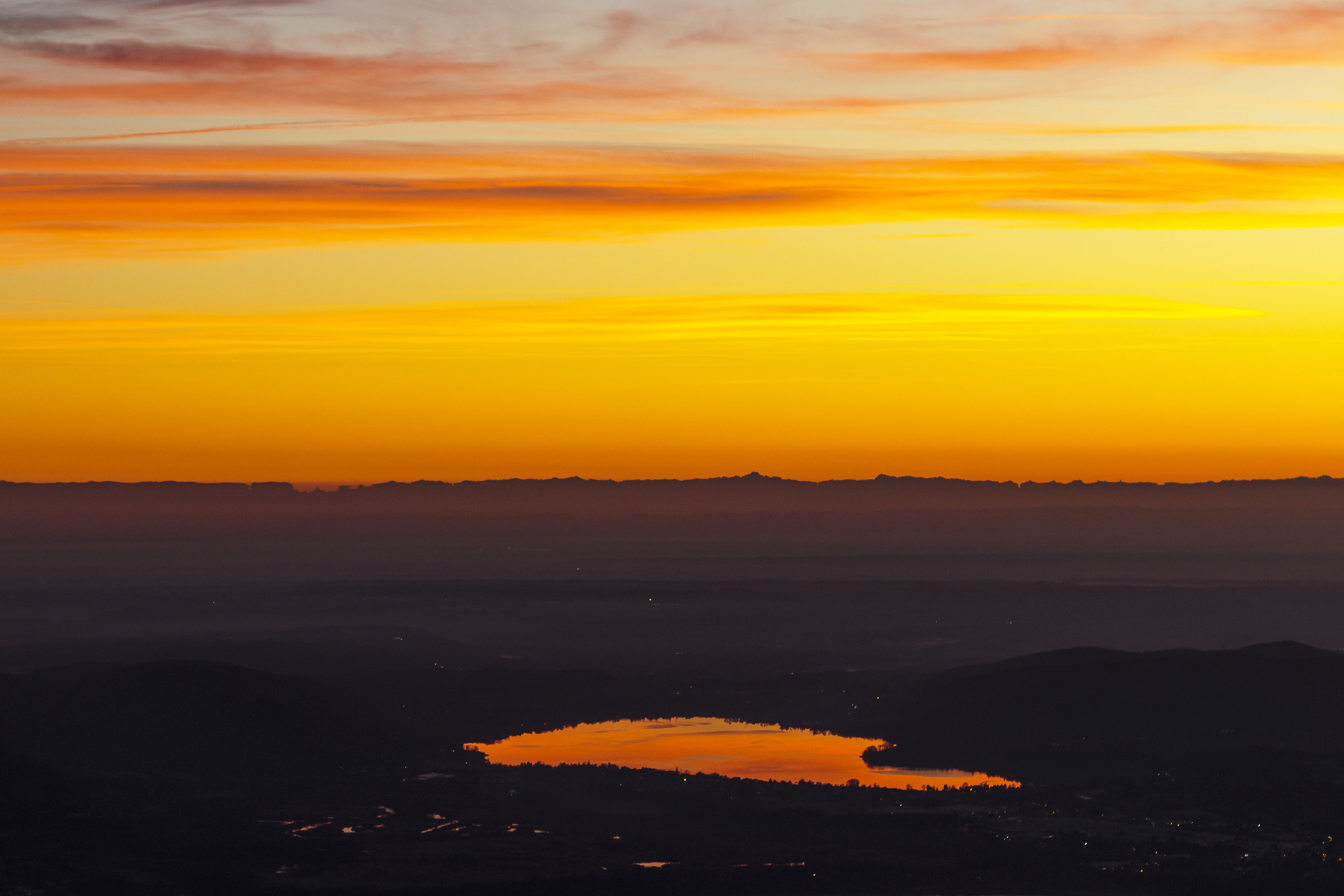 Tramonto sul Lago di Comabbio.