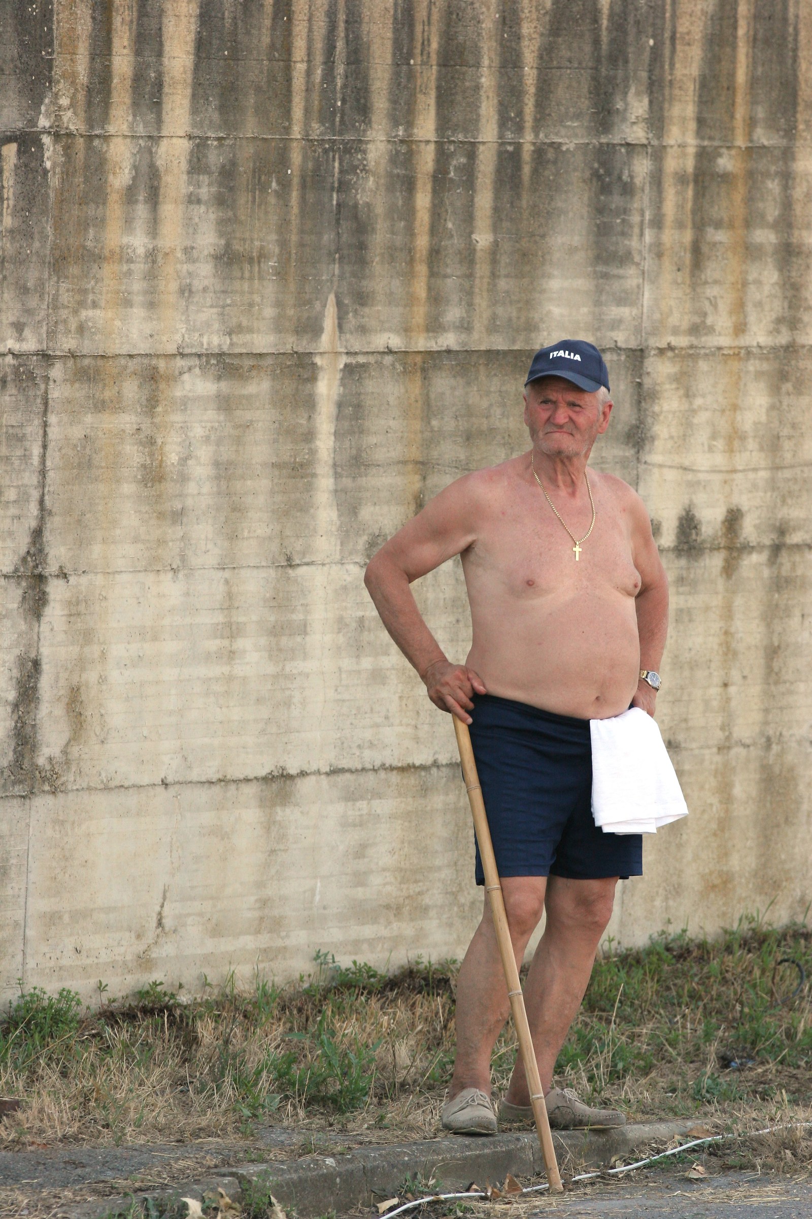 classic type beach with physical statue ...