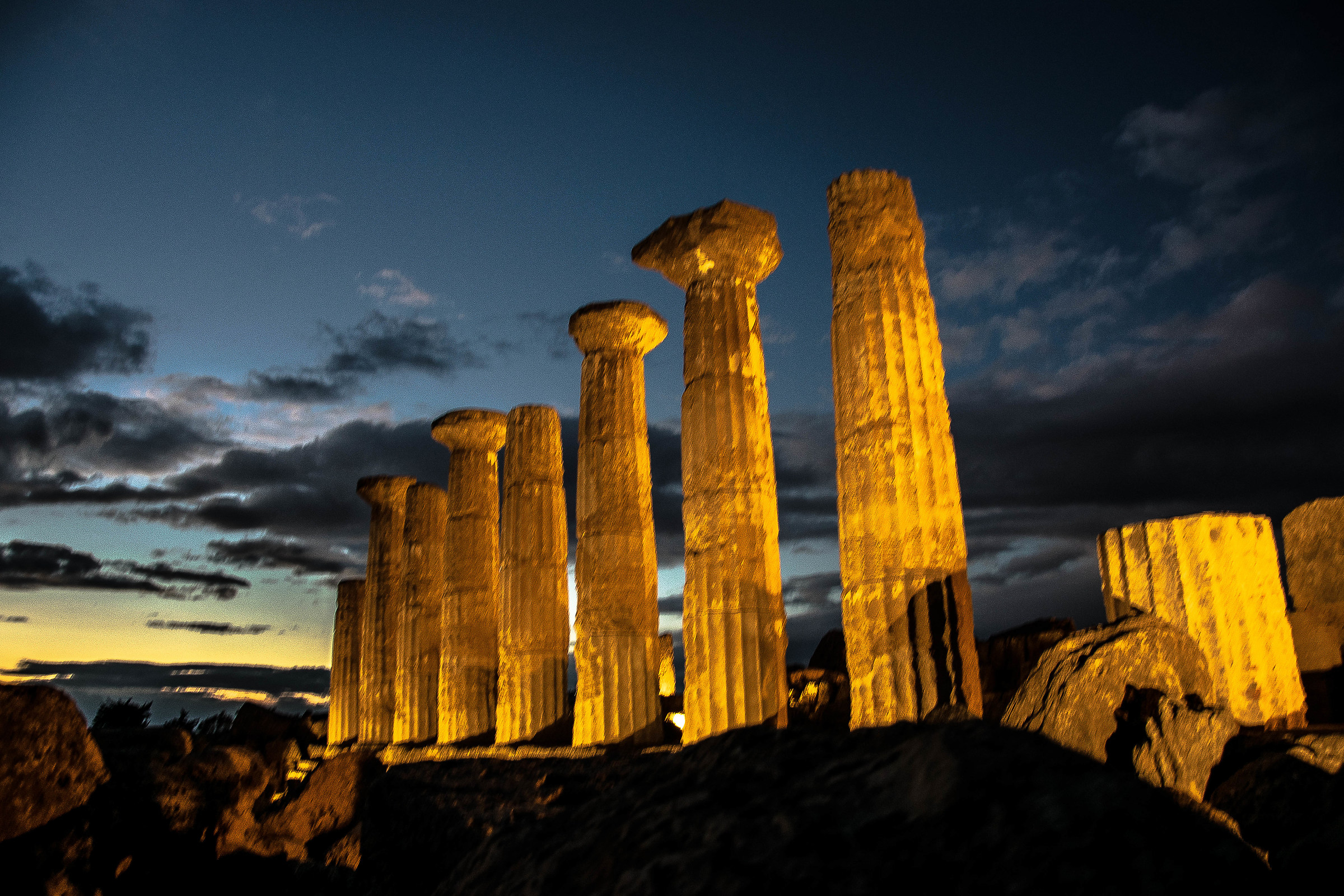 Ai Piedi di un Tempio immenso