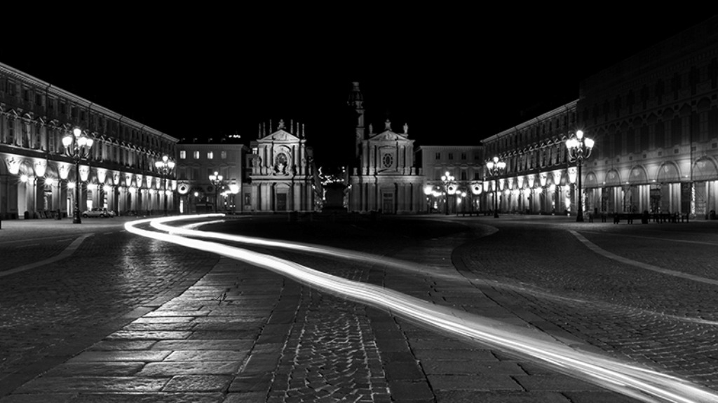 roar ...............