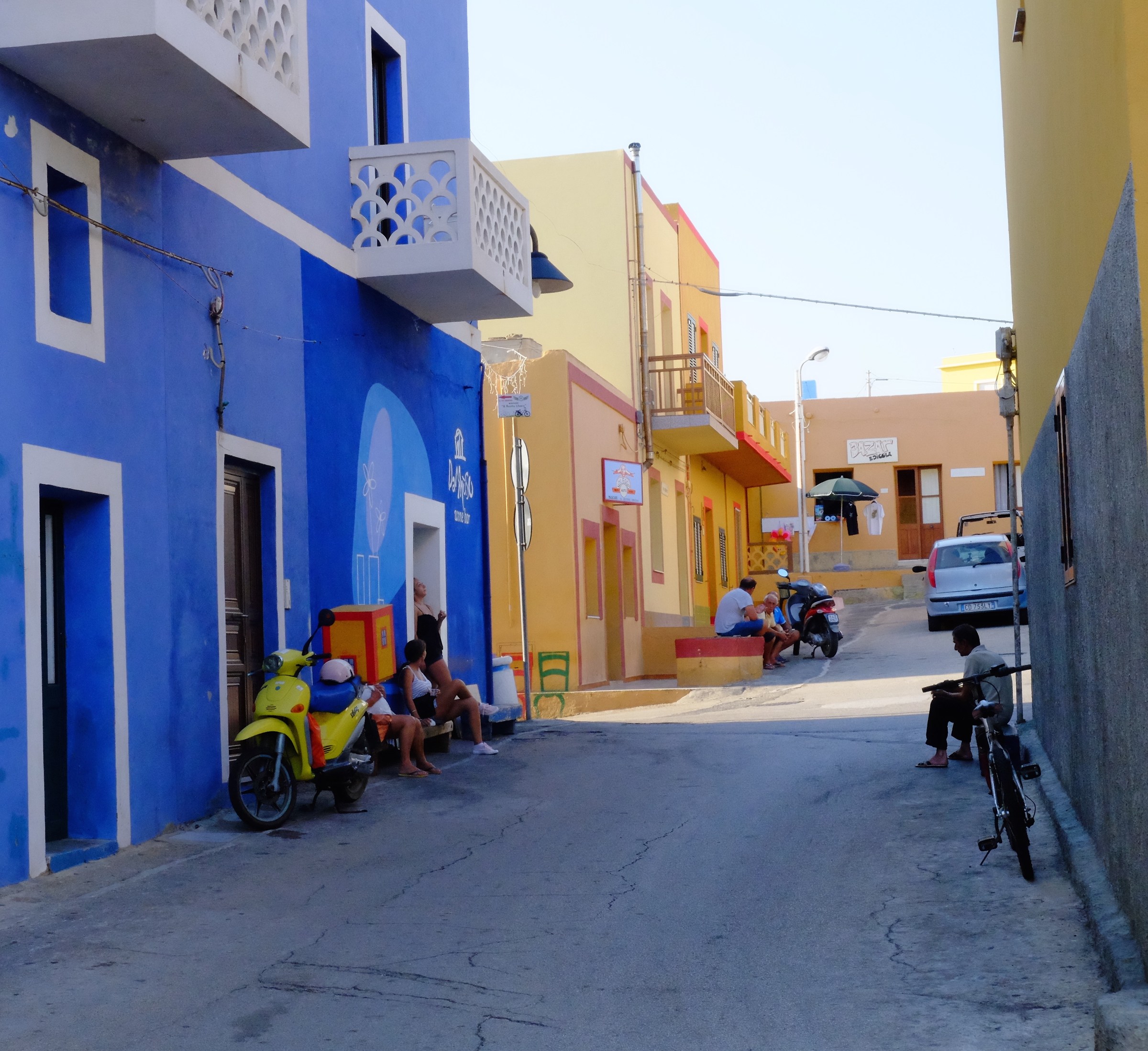 waiting for the appetizer .. Linosa