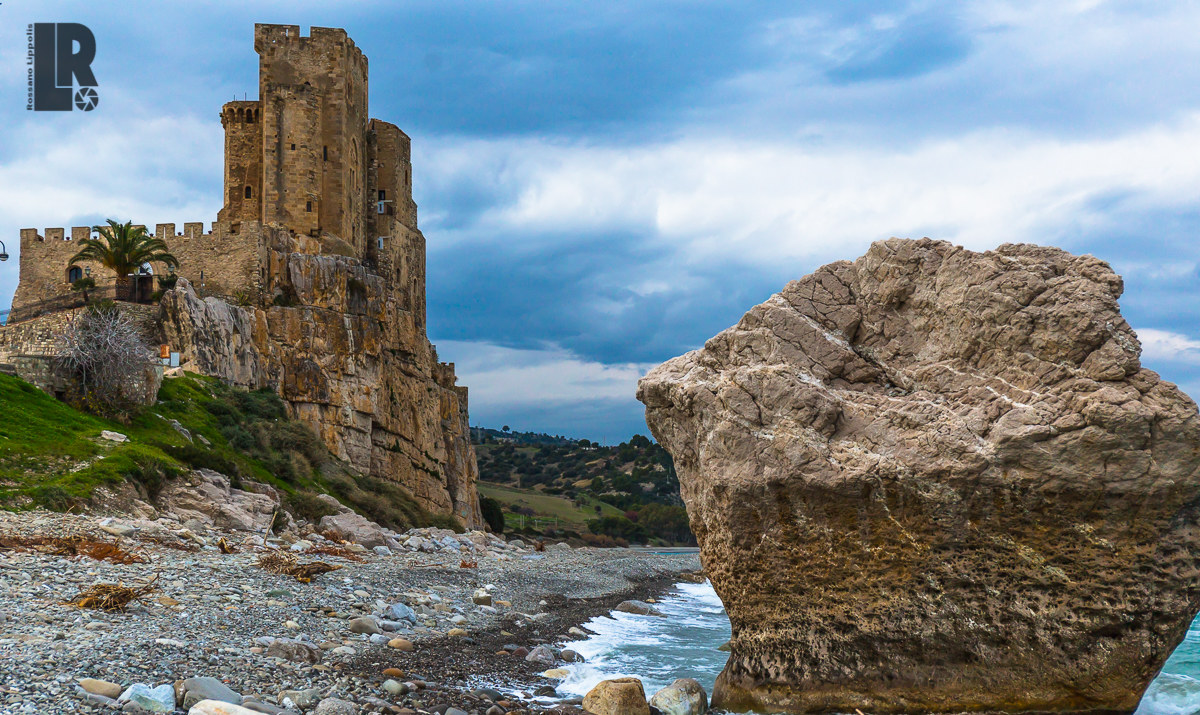 Castello a Roseto Capo Spulico