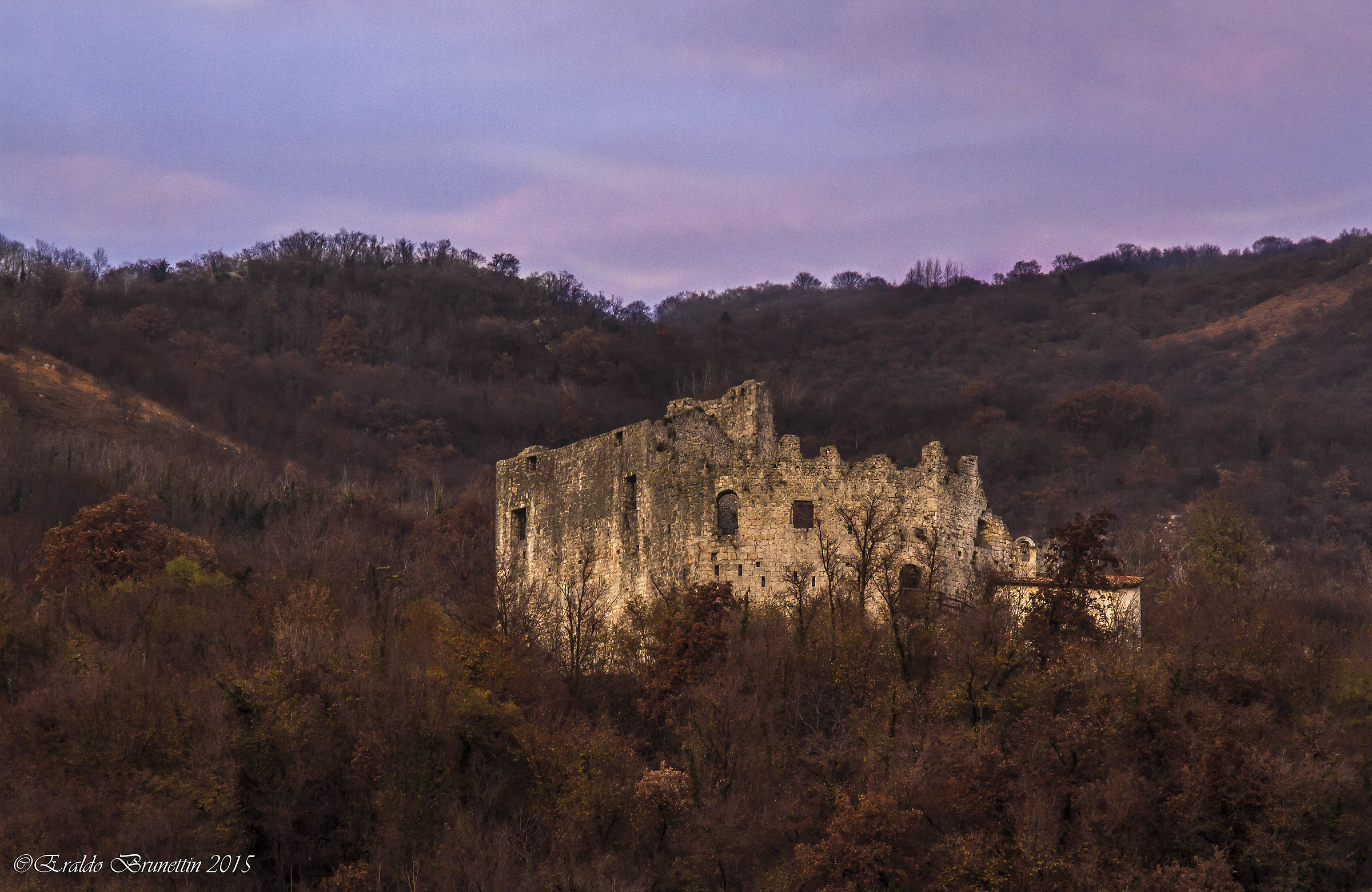 Ruderi castello di Toppo (pn)