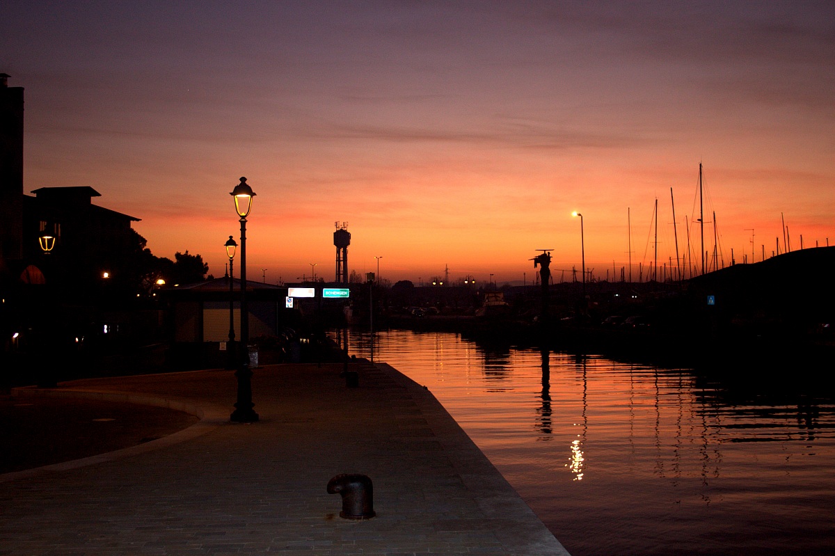 cesenatico pier by night