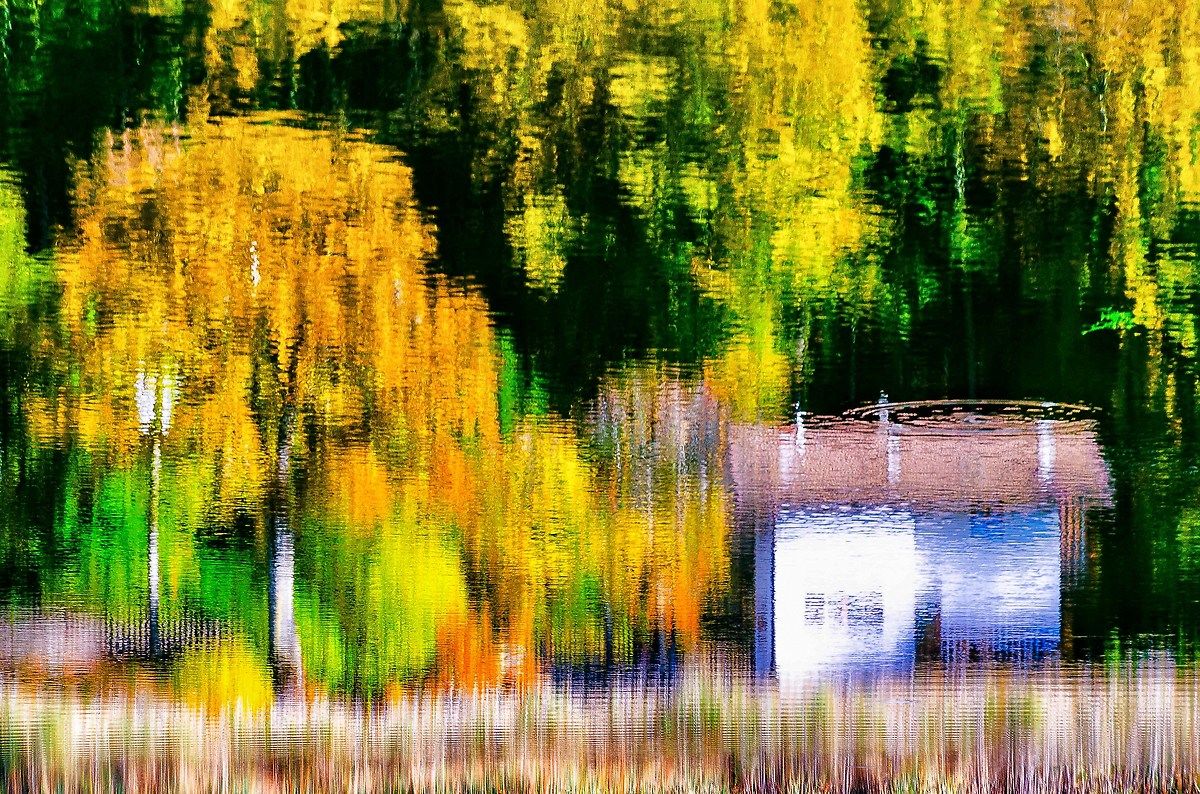 Un paesaggio.. un lago.. un riflesso