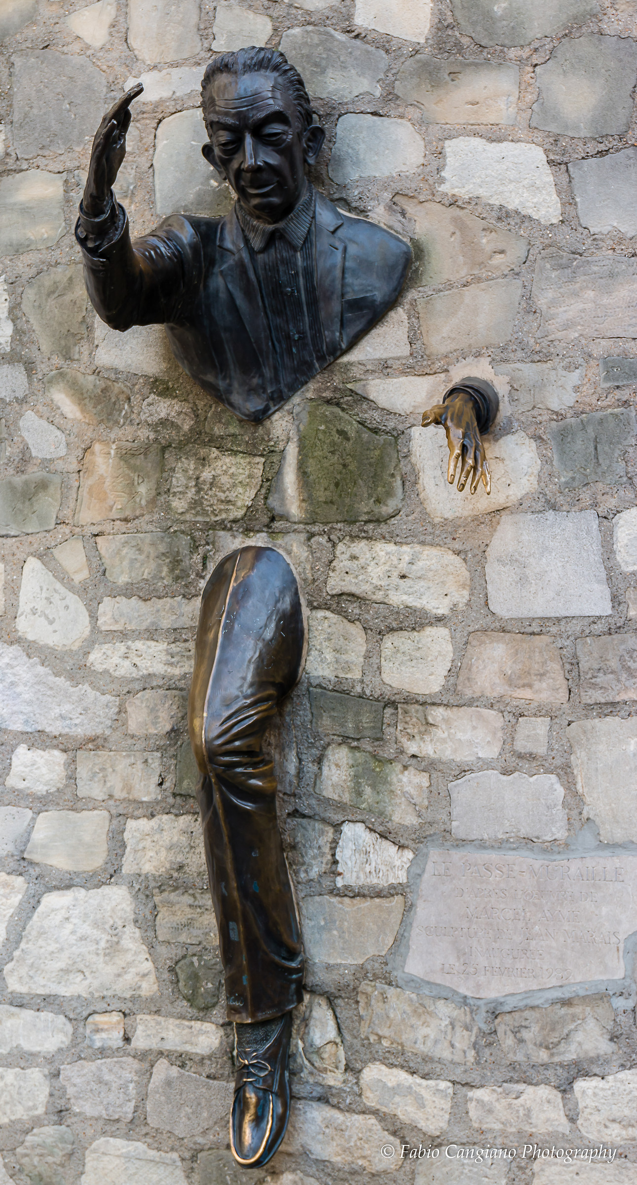 Le Passe-Muraille (Montmartre)