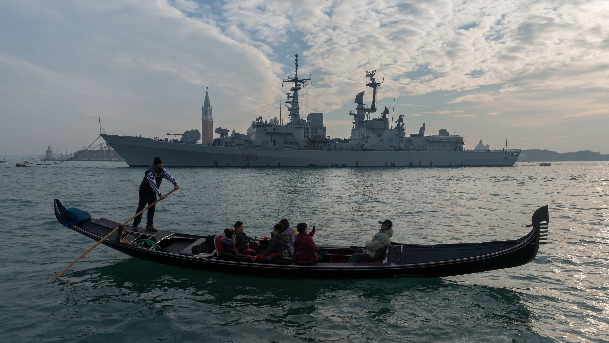 Gondola and destroyers