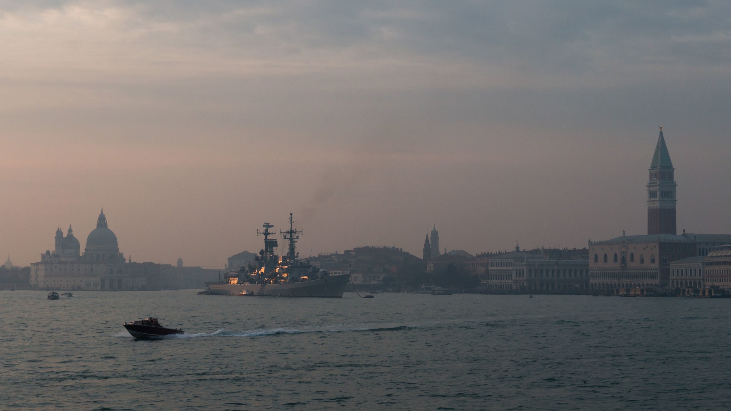 Bacino di San Marco con cacciatorpediniere