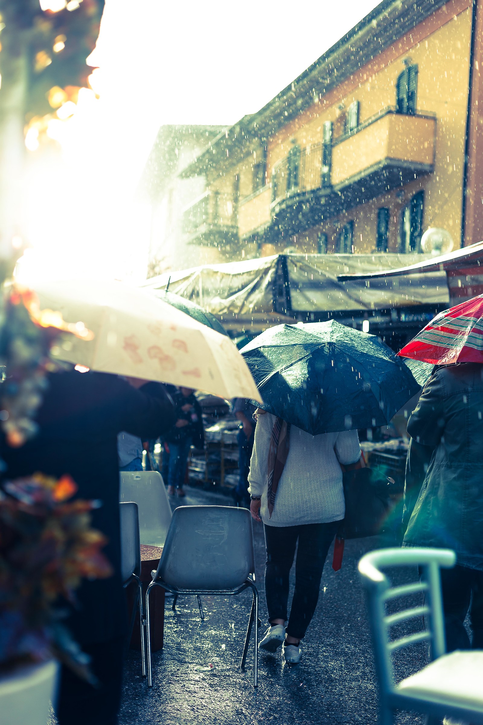 The festival of the uncertain weather