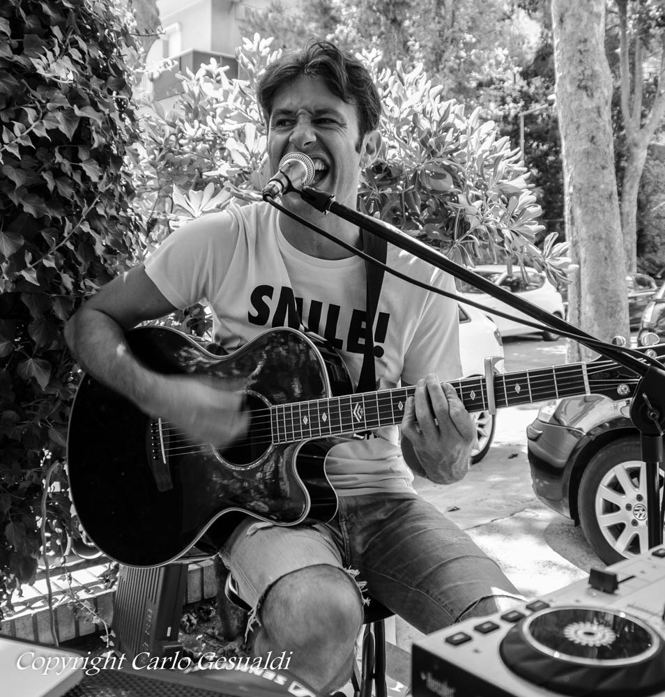 Andrea e la sua chitarra