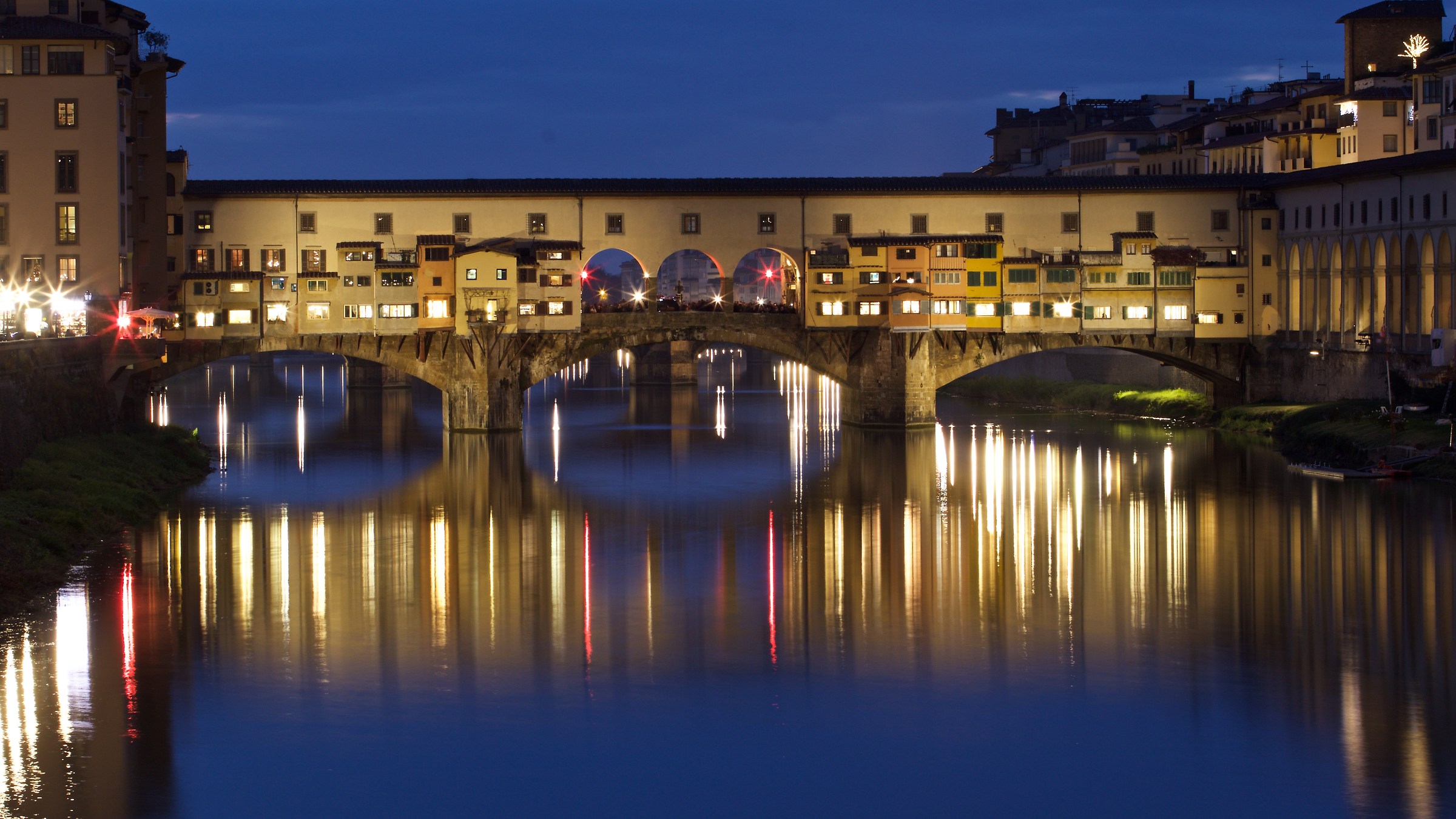 Ponte Vecchio by night
