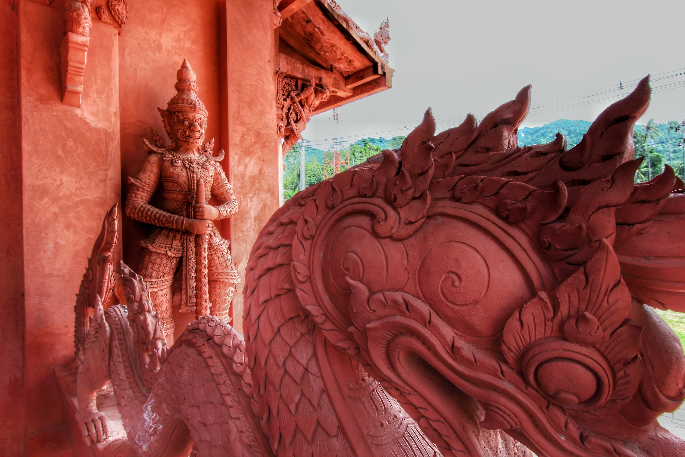 Red dragon and guard of the red temple