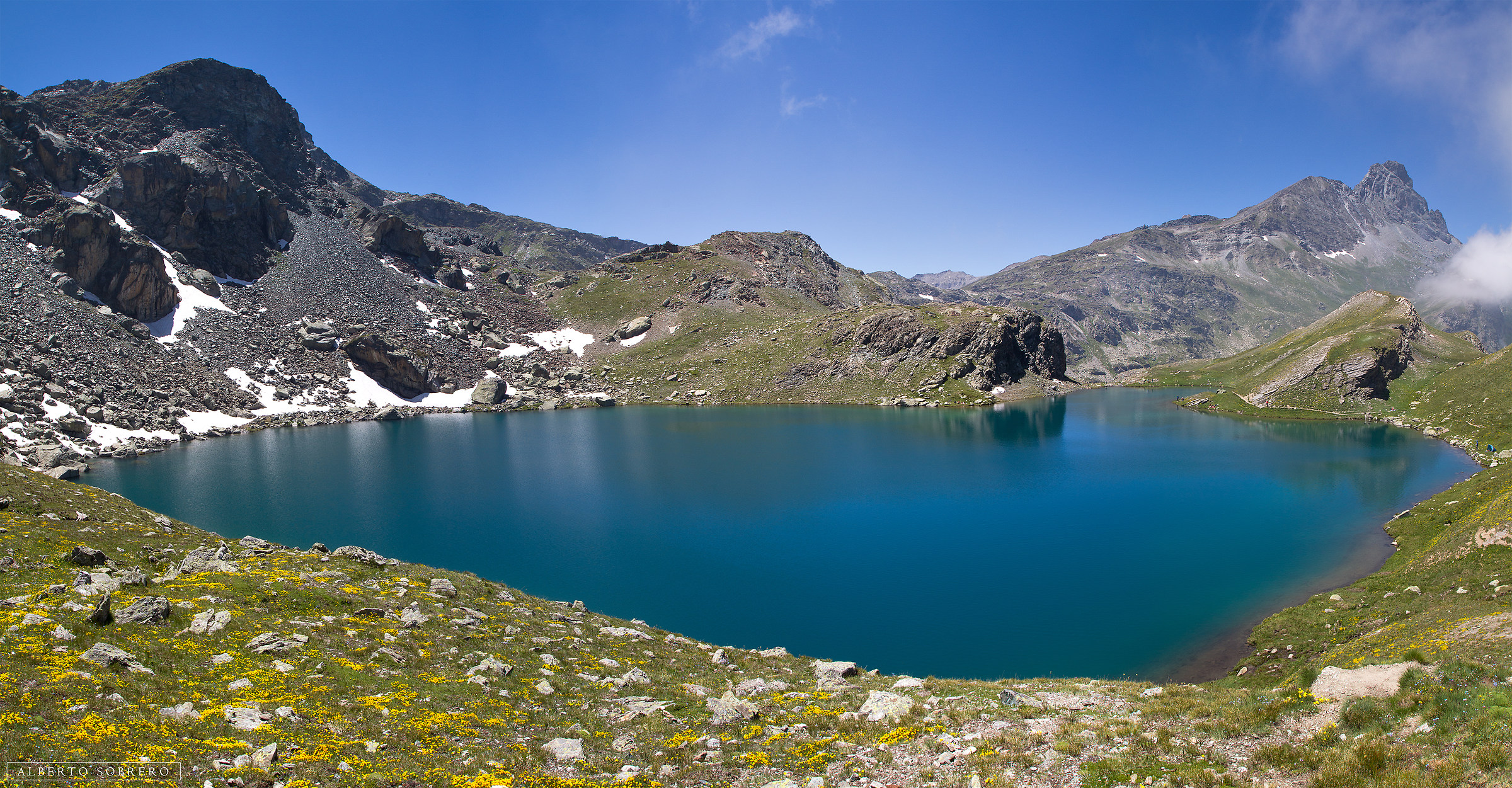 Con tutto 'sto blu perche mai lo chiameranno Lago Nero?