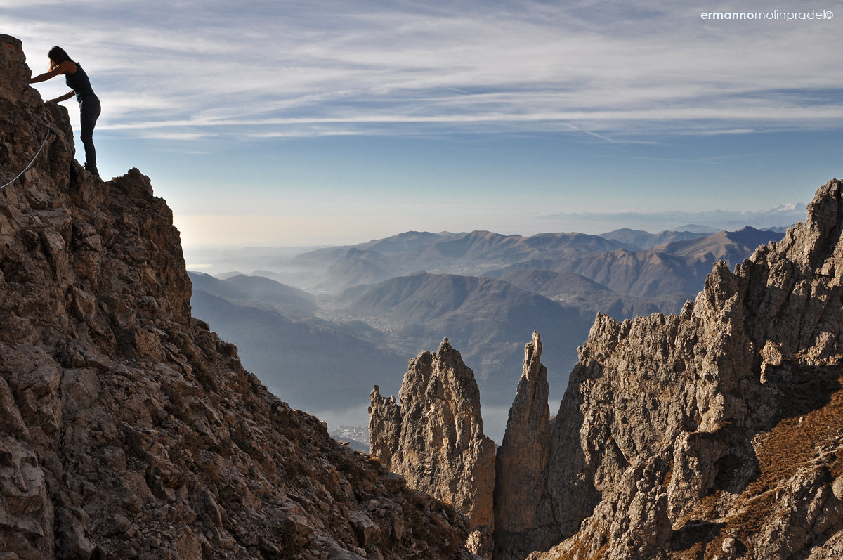 con la testa tra le nuvole..