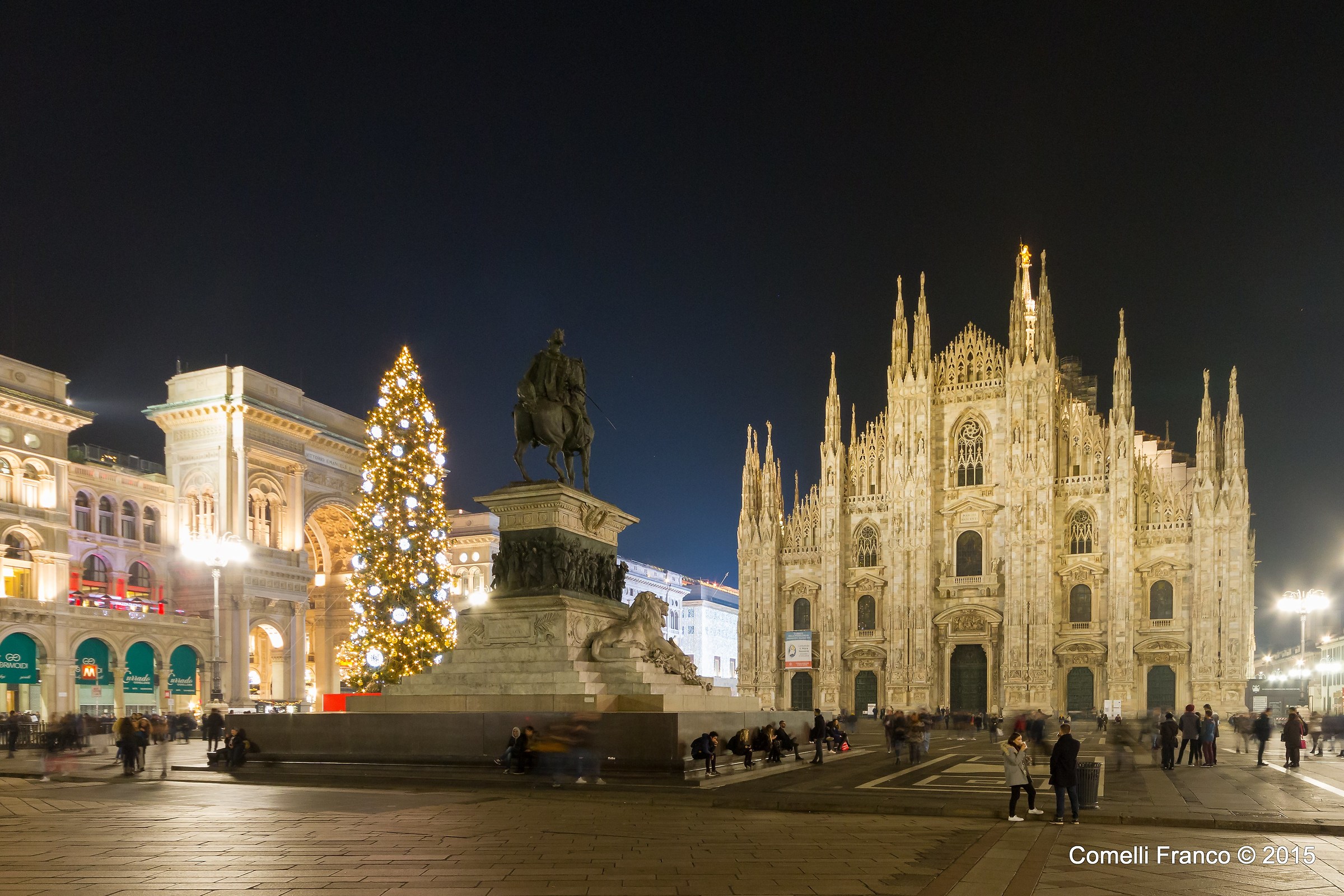 Milan, Piazza Duomo