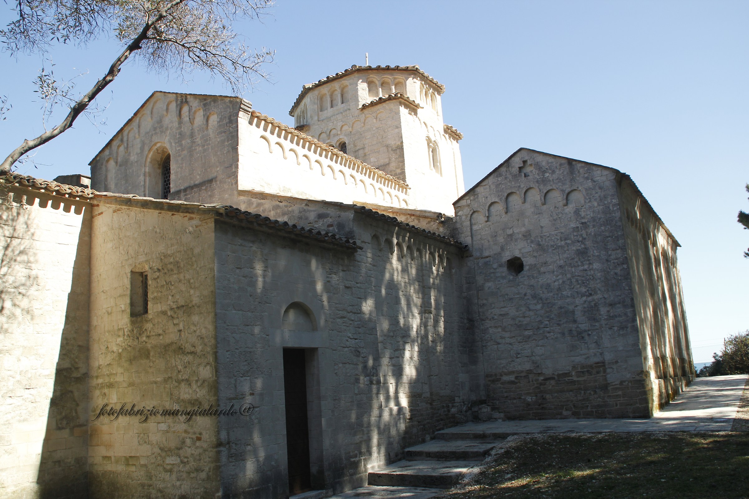 chiesa romana portonovo